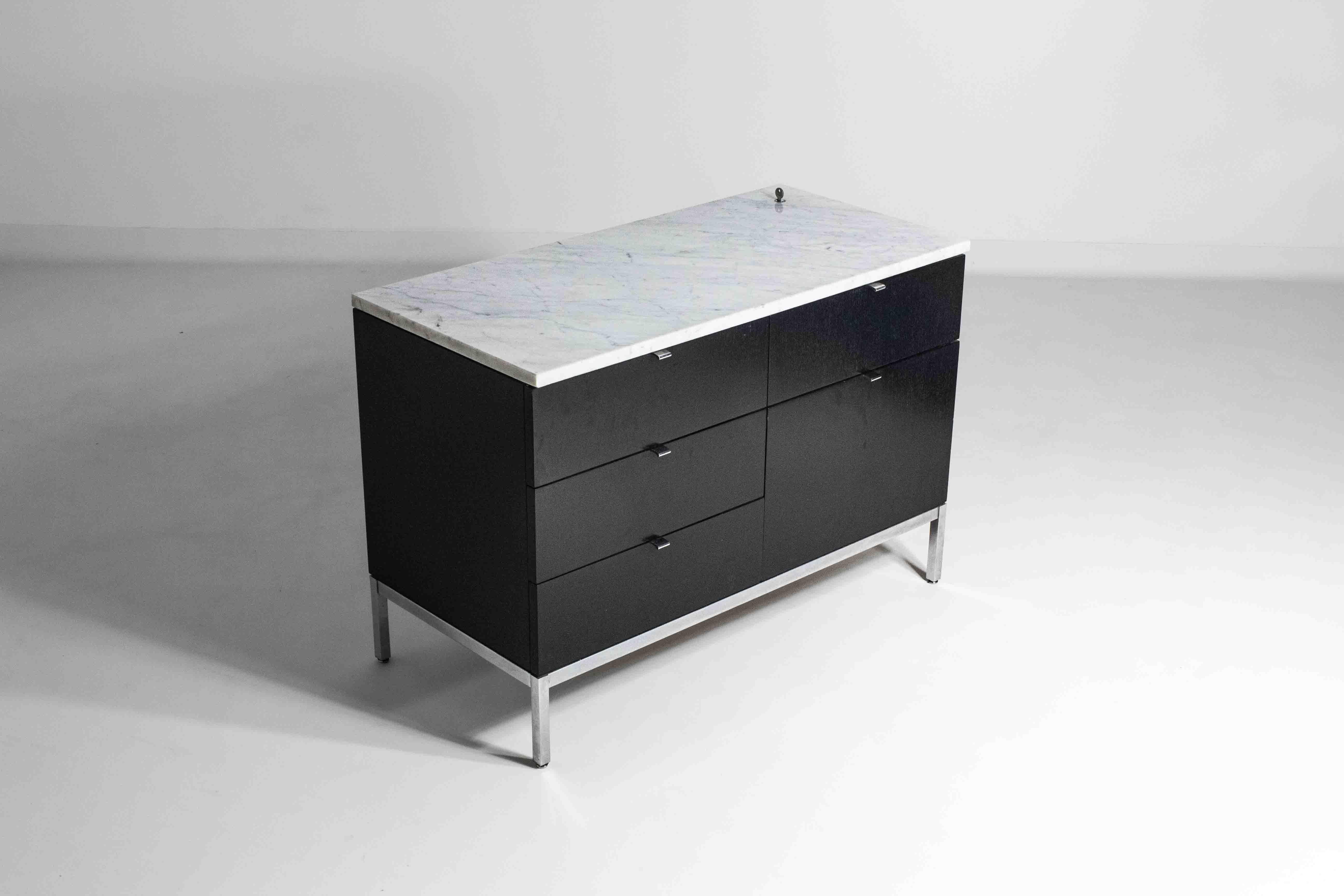 Rare executive cabinet by Florence Knoll for Knoll International, 1970s For Sale 3