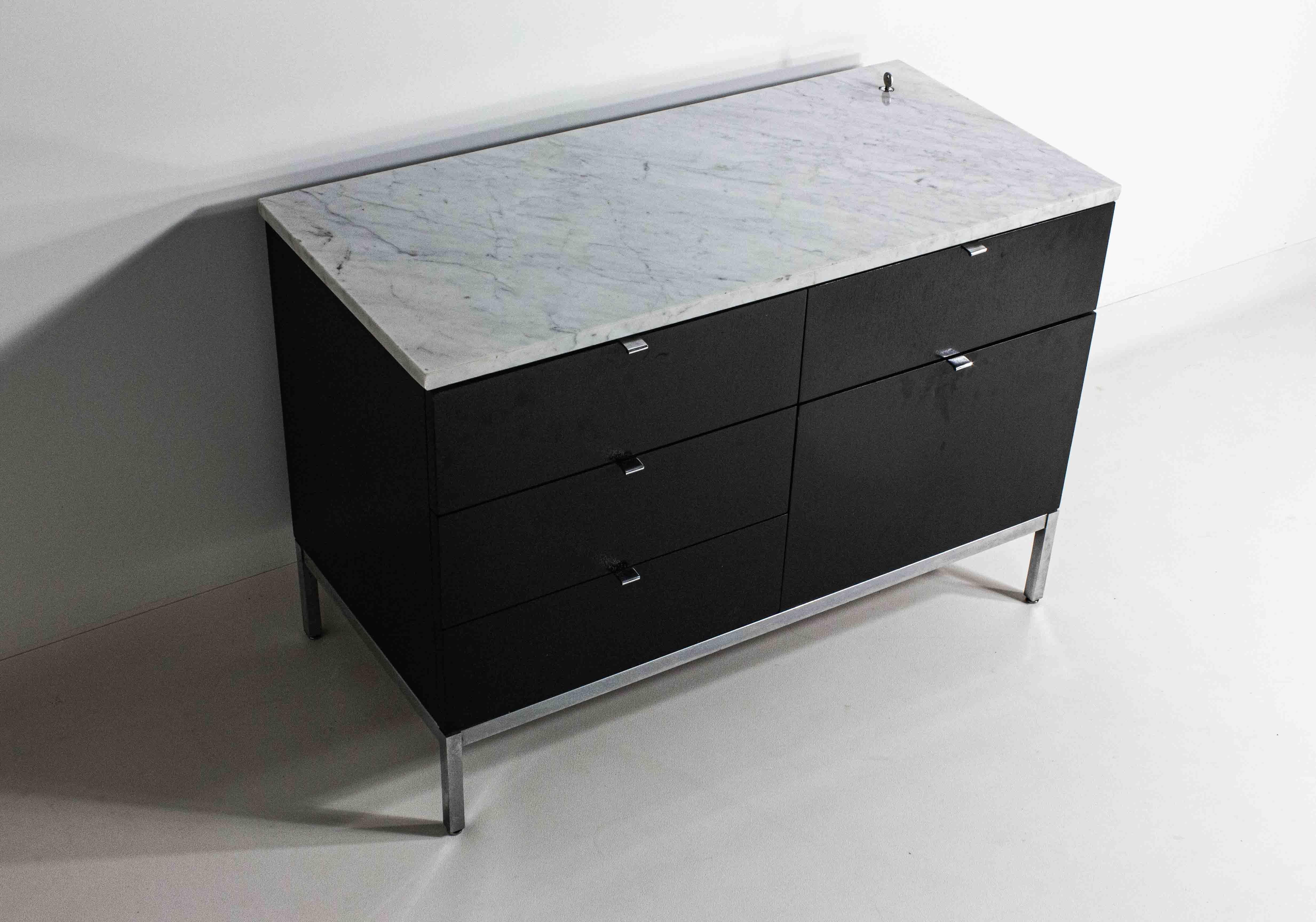 Mid-Century Modern Rare executive cabinet by Florence Knoll for Knoll International, 1970s For Sale
