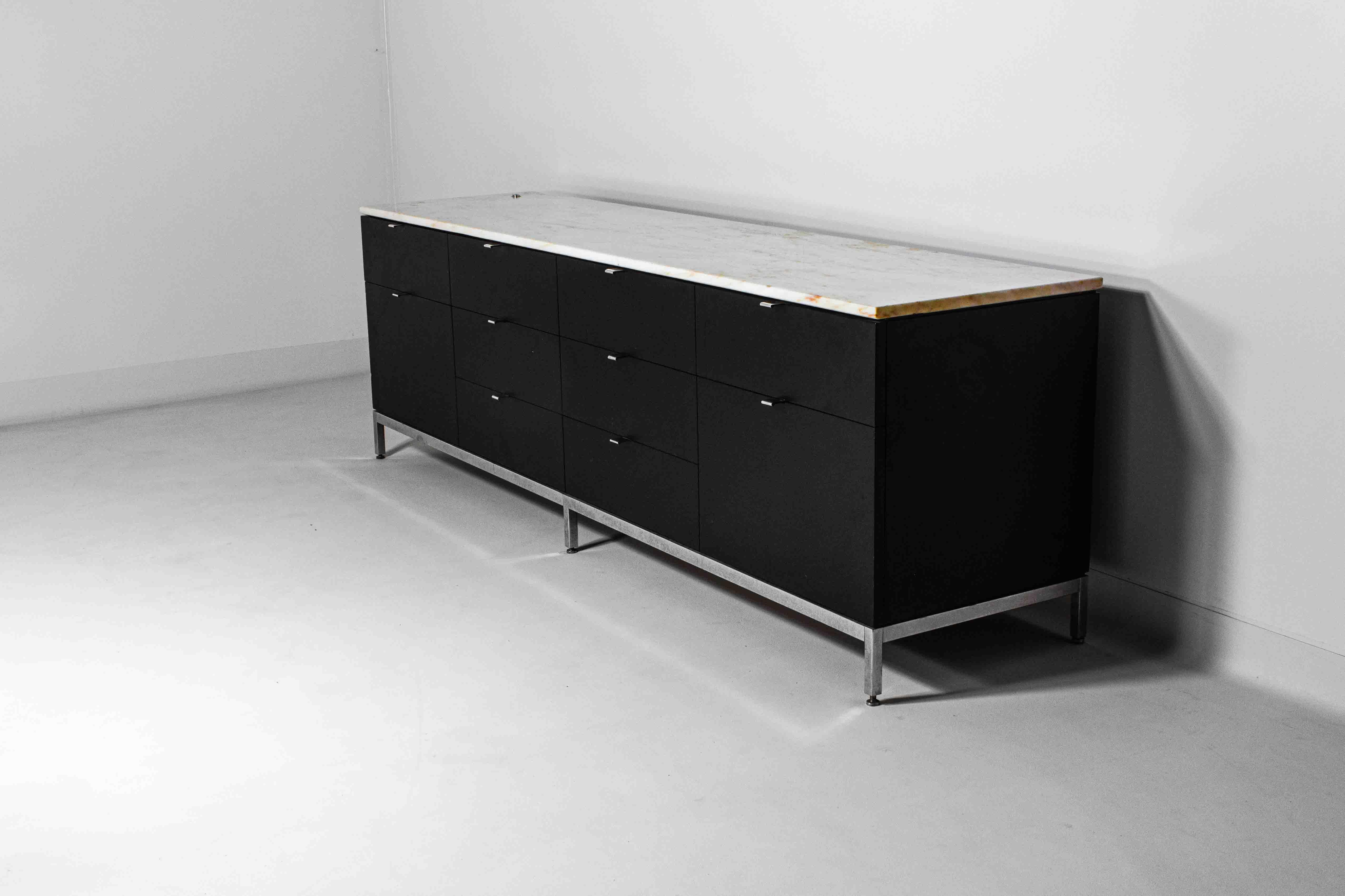 Rara credenza direzionale di Florence Knoll in marmo rosa d'aurore, anni '60 in vendita 5