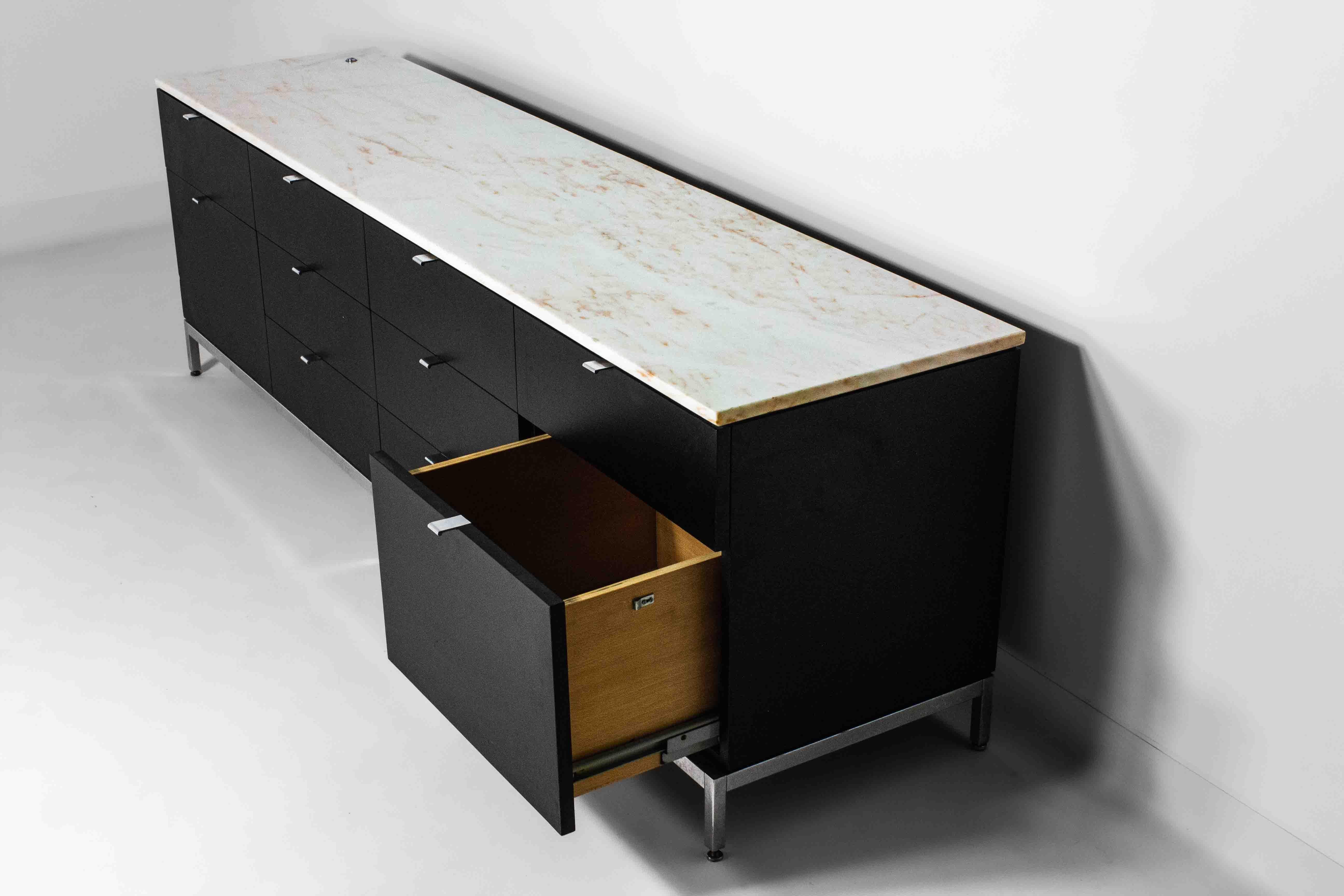 Rara credenza direzionale di Florence Knoll in marmo rosa d'aurore, anni '60 in vendita 8