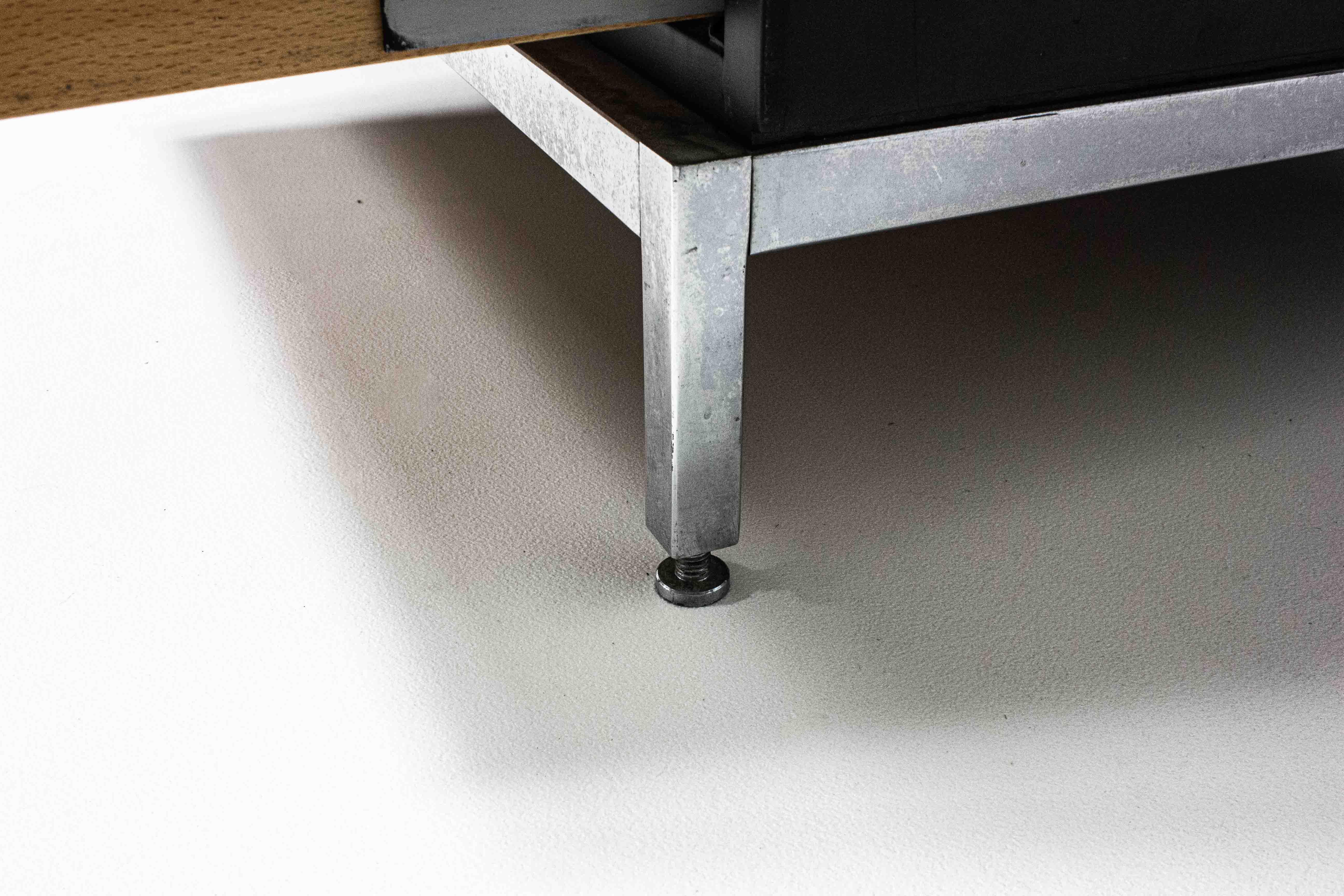 Rara credenza direzionale di Florence Knoll in marmo rosa d'aurore, anni '60 in vendita 9