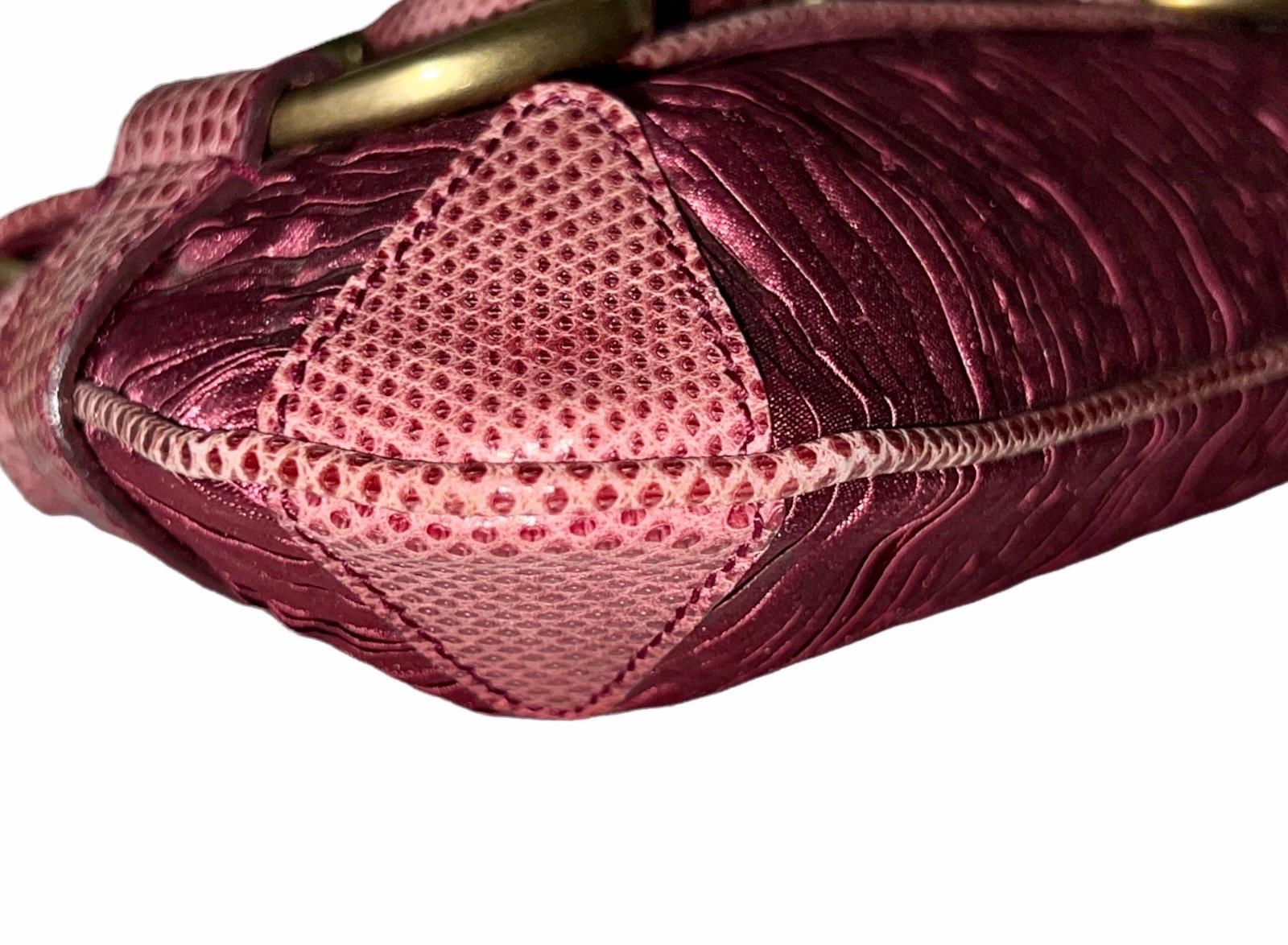 Exotic GUCCI GG Monogram Logo Satin Pink Barbiecore Trimming Horsebit Clutch Bag For Sale 4