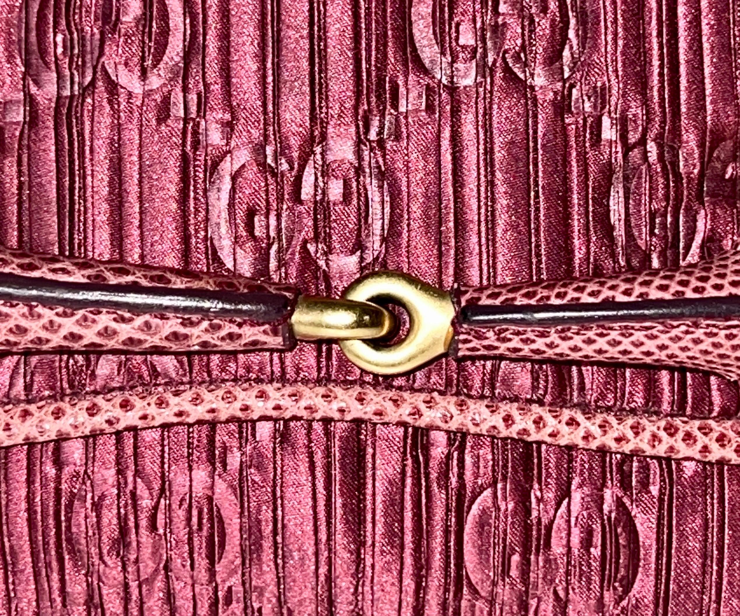 Exotic GUCCI GG Monogram Logo Satin Pink Barbiecore Trimming Horsebit Clutch Bag For Sale 5