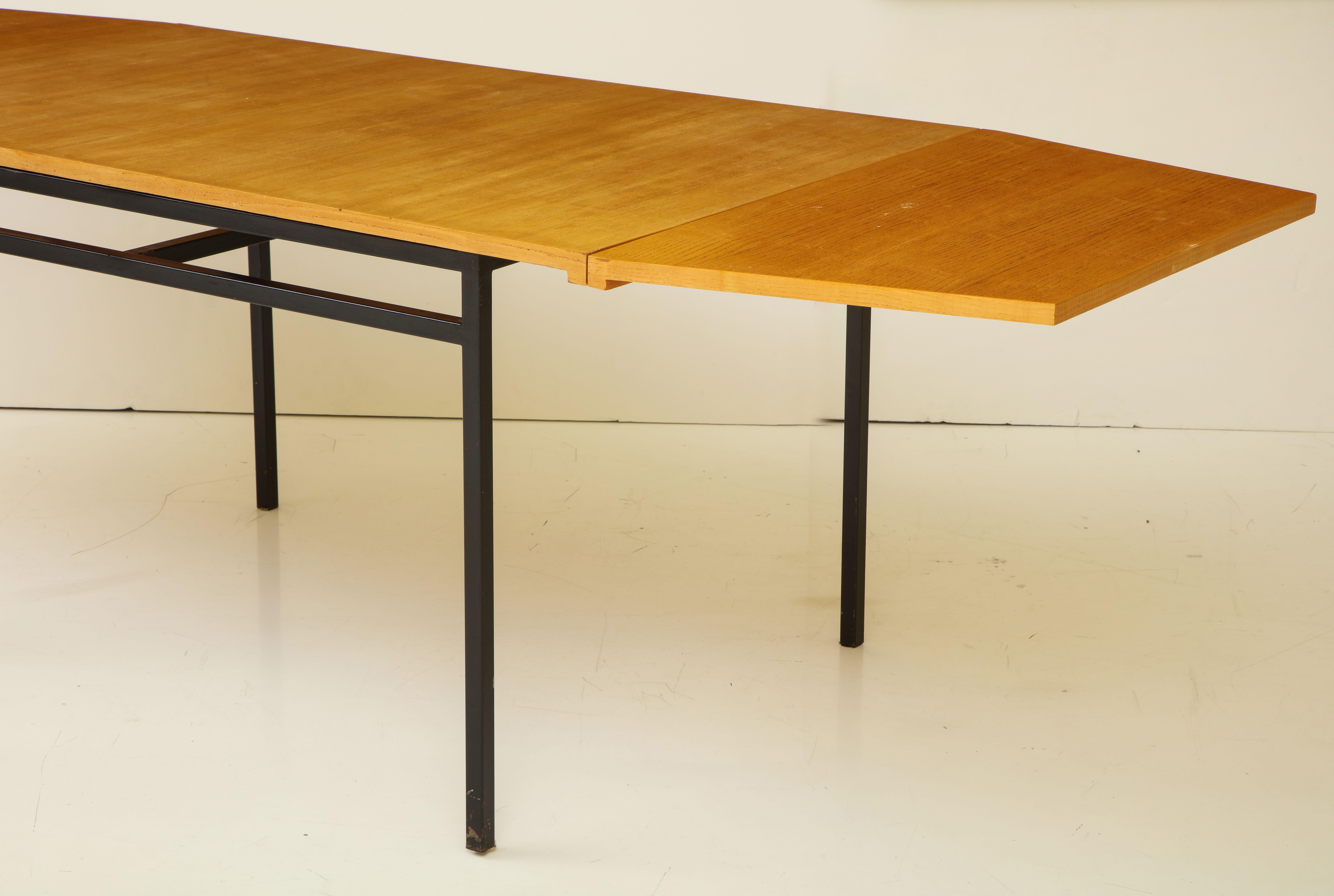 Rare Expandable Dining Room Table by Pierre Guariche and Arp, France, 1960s For Sale 3