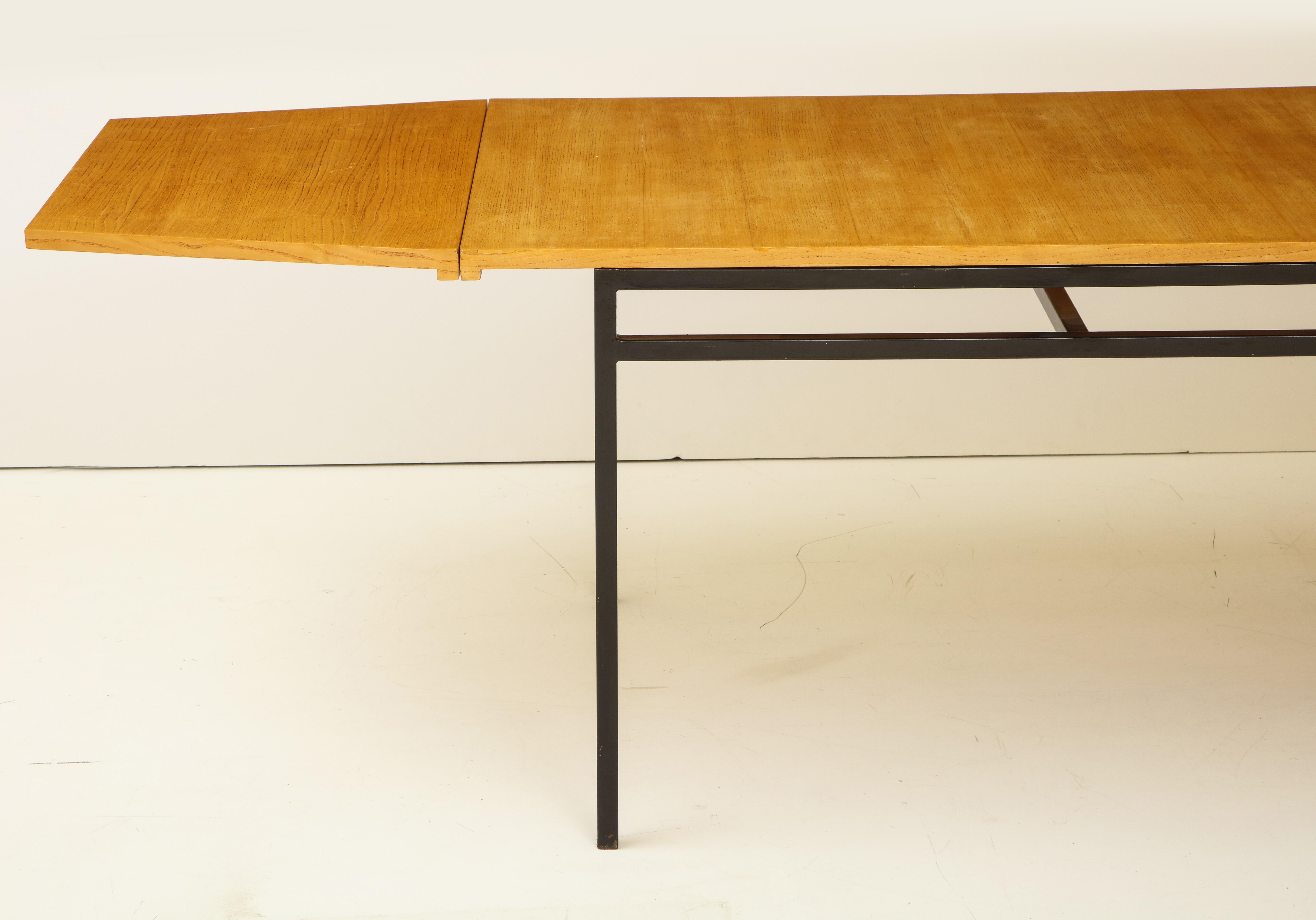 Mid-20th Century Rare Expandable Dining Room Table by Pierre Guariche and Arp, France, 1960s For Sale