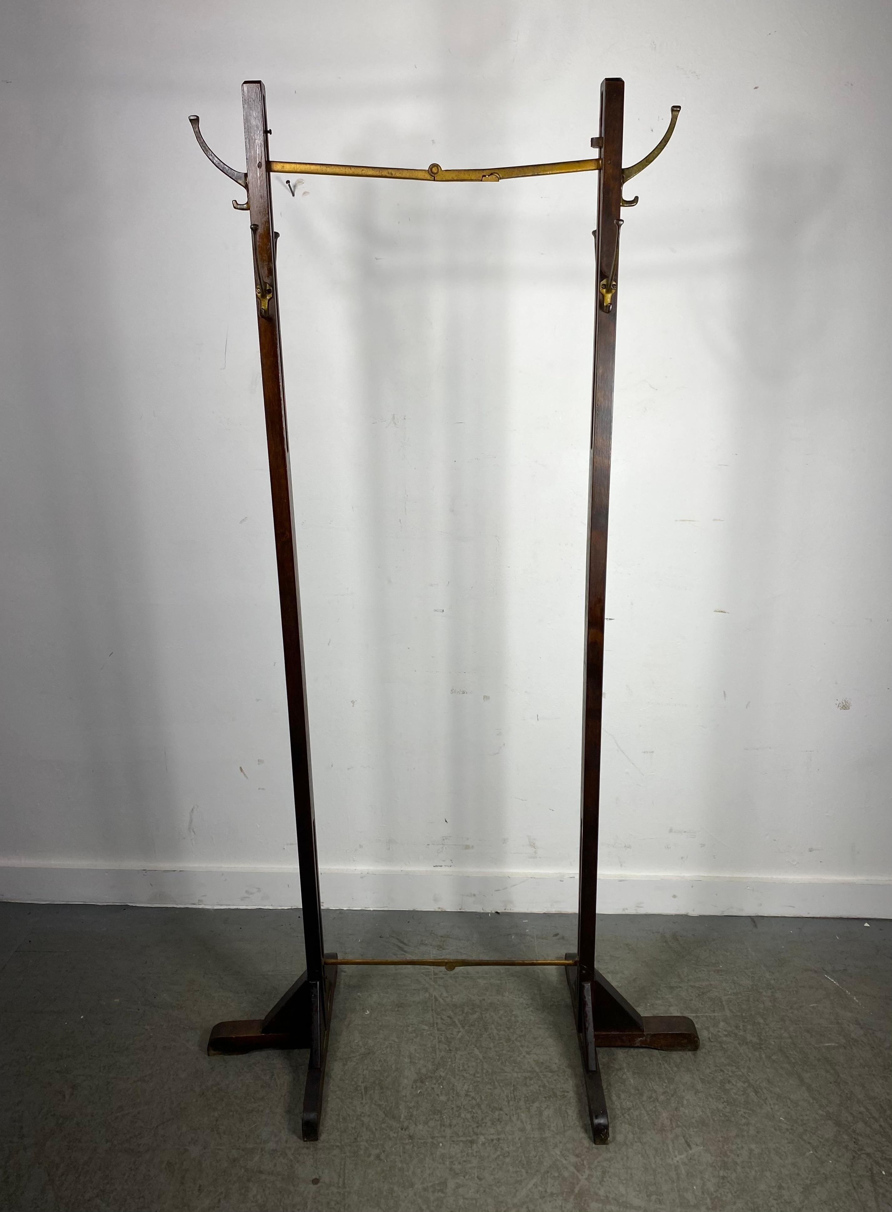 Rare Expanding Arts & Crafts Free Standing Coat Tree or Stand In Good Condition For Sale In Buffalo, NY