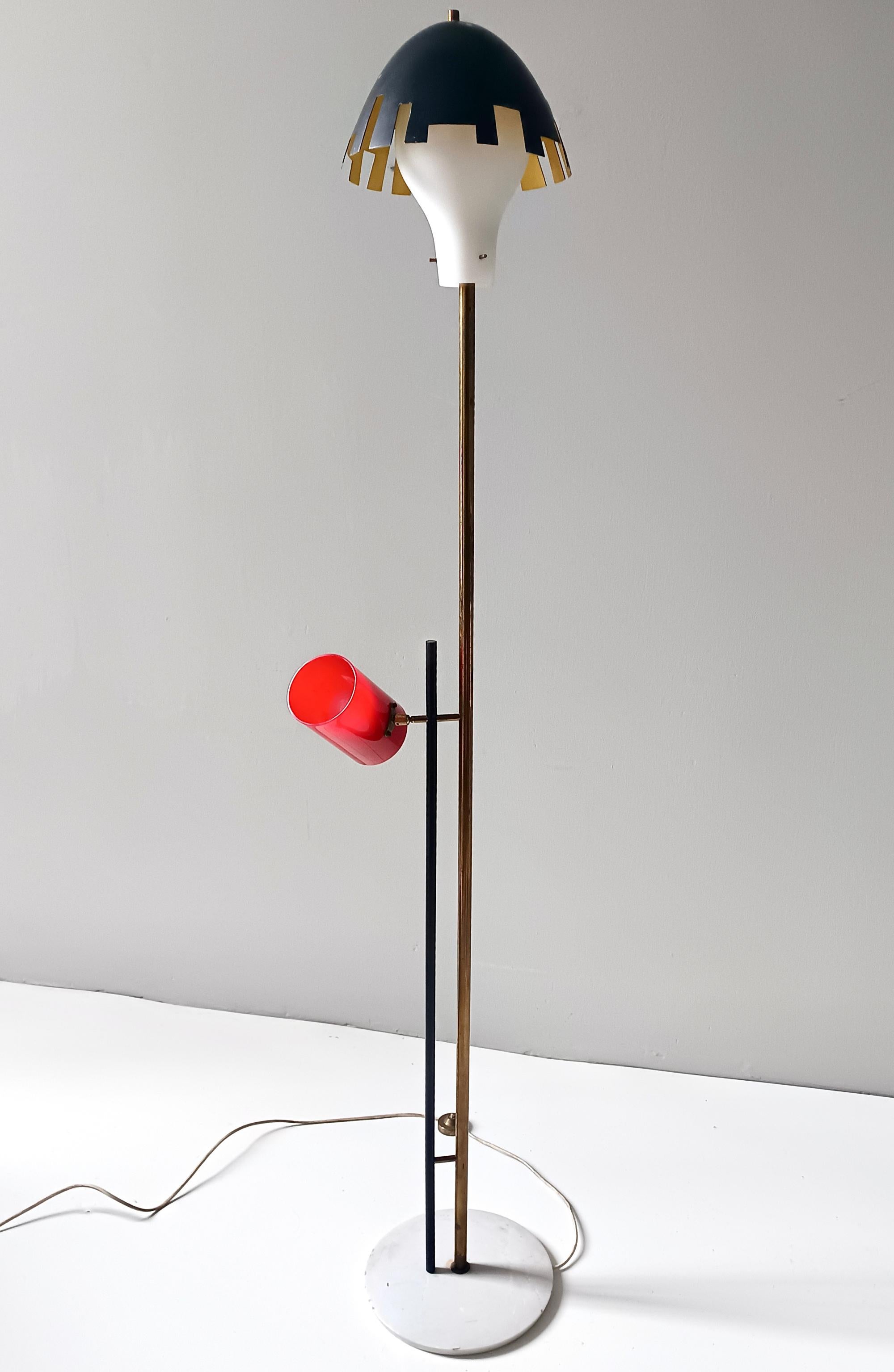 Rare Experimental Brass, Aluminum, and Glass Floor Lamp by Arredoluce, Italy In Good Condition For Sale In Bresso, Lombardy