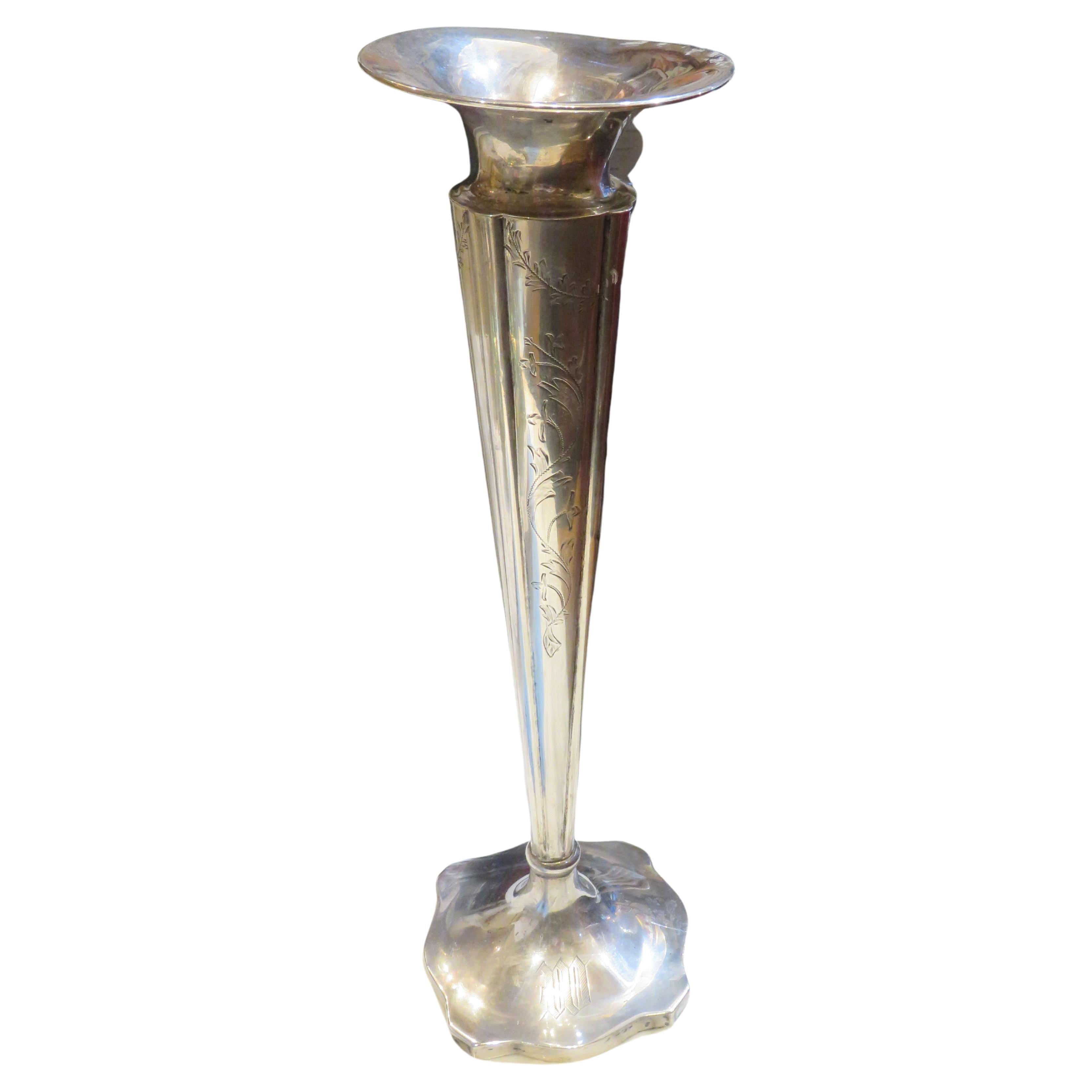 Raro vaso floreale francese in argento massiccio del 19° secolo