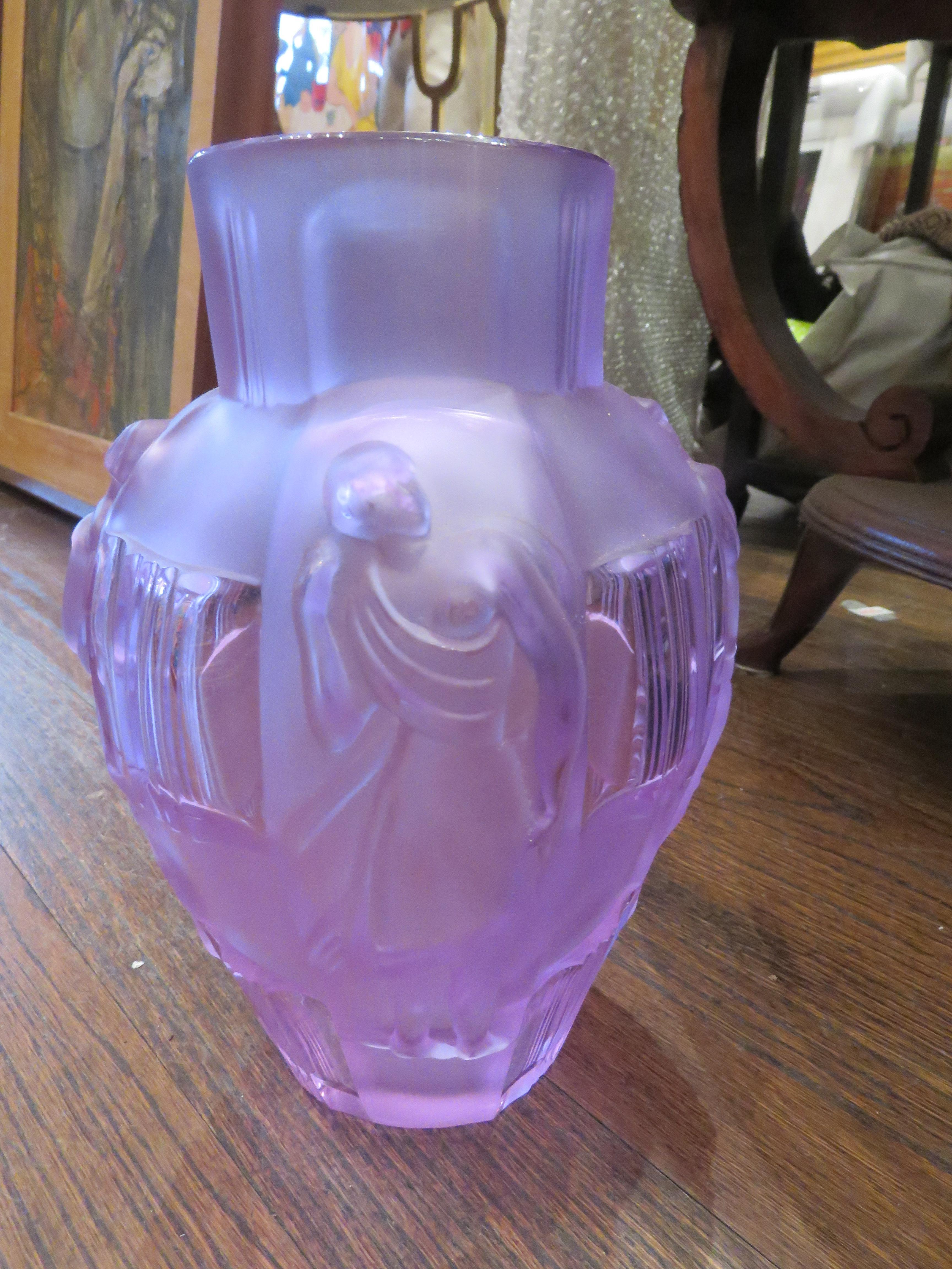 Rare Exquisite Estate Art Deco Four Seasons Amethyst Purple Frosted Glass Vase In Good Condition For Sale In New York, NY