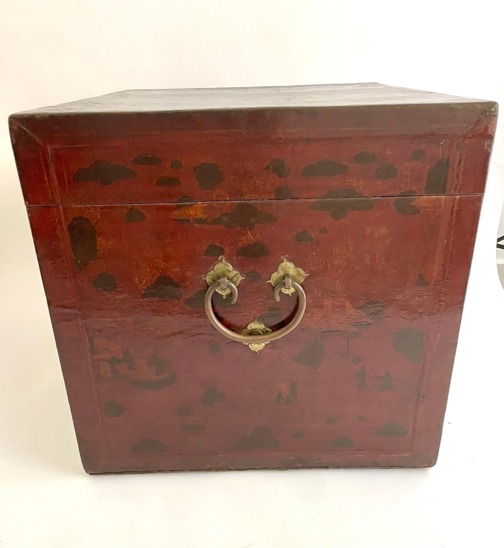 Rare Extra-Large 19th Century Chinese Painted Leather Trunk For Sale 3