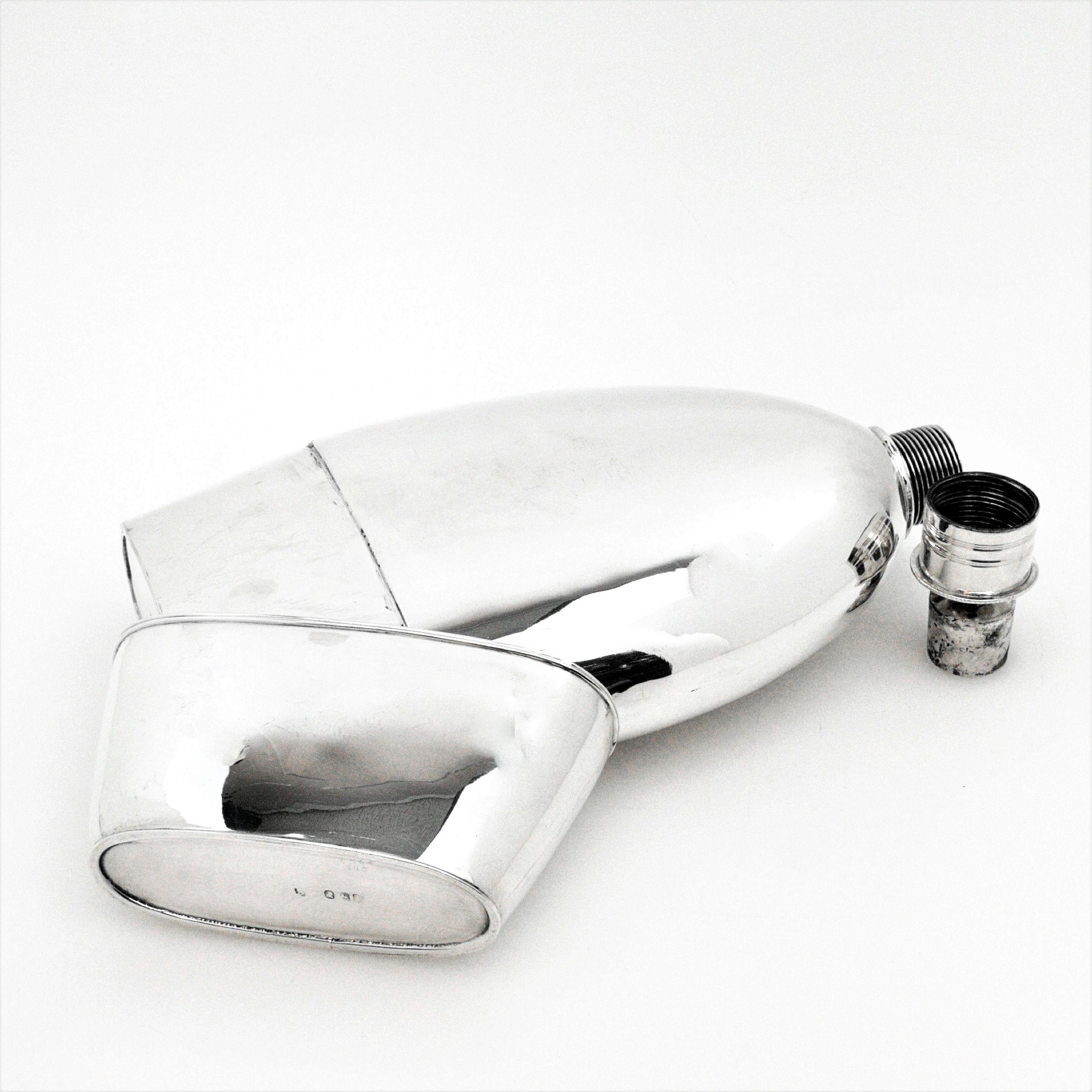 Rare Extra Large George III Hip Flask or Drinks Flask with Cup 1814 Georgian In Good Condition In London, GB