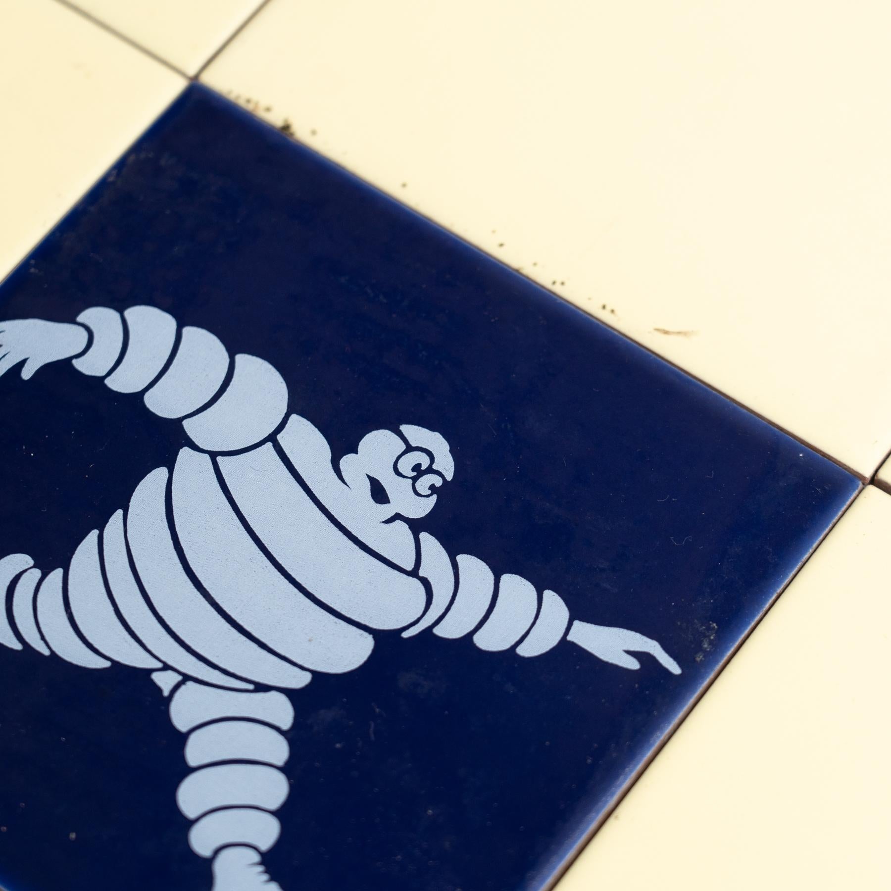 Très grand ensemble de tuiles vintage de Michelin Man, circa 1960 en vente 4