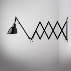 Raro aplique extragrande de Curt Fischer para Midgard