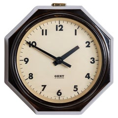 Rare horloge murale octogonale en bakélite de Gent of Leicester