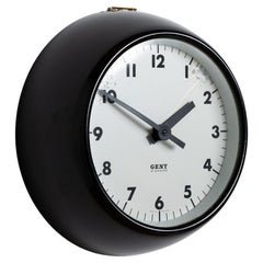 Rare petite horloge murale vintage en bakélite par Gent of Leicester  - IG221303B