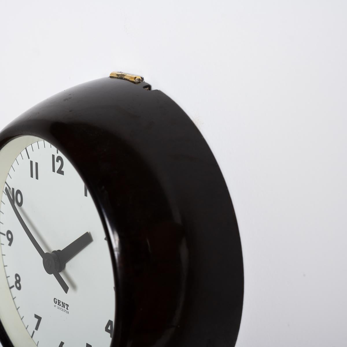 Rare horloge murale en bakélite vintage par Gent of Leicester - IG221303E en vente 6