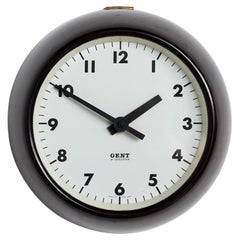 Rare horloge murale en bakélite vintage par Gent of Leicester - IG221303E