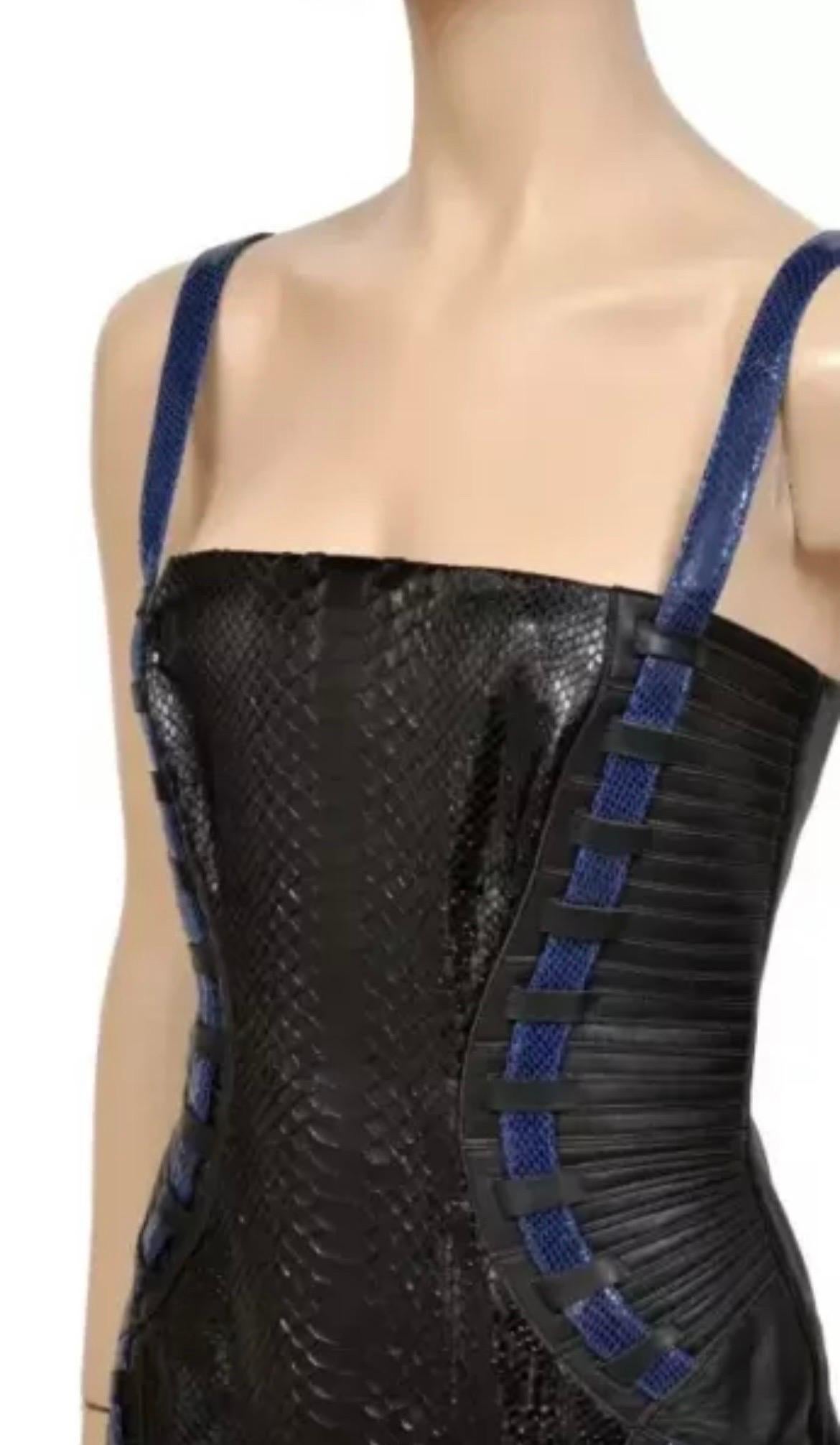 Rare F/W 2011 Look #35 Versace Black Snakeskin Leather Dress Size 42 For Sale 2