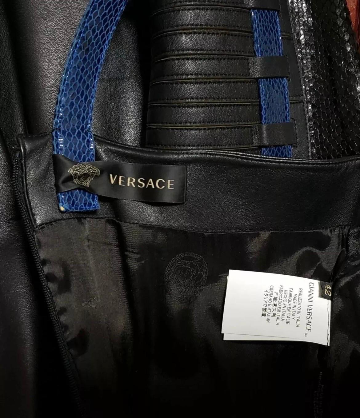 Rare F/W 2011 Look #35 Versace Black Snakeskin Leather Dress Size 42 For Sale 4