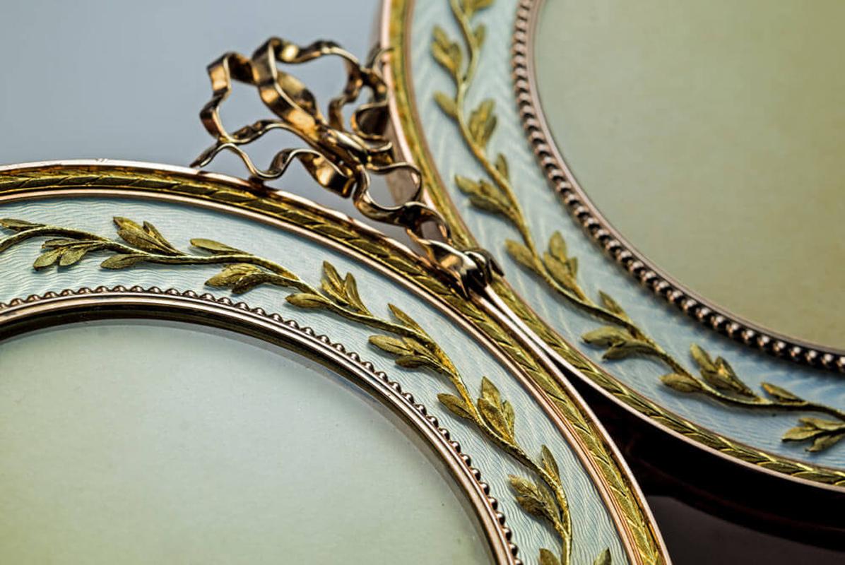 Seltener antiker russischer Faberge-Doppelbildrahmen aus Gold und Emaille im Zustand „Hervorragend“ in Chicago, IL
