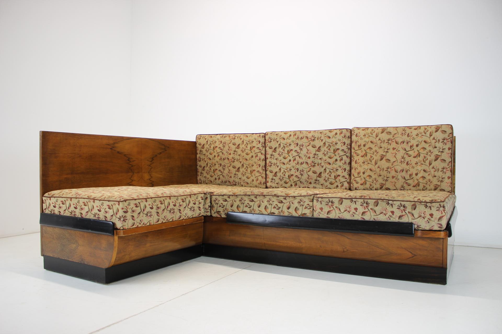 Mid-Century moderno Raro divano pieghevole in tessuto di Halabala per Up&Up. Zavody, 1953, Cecoslovacchia in vendita