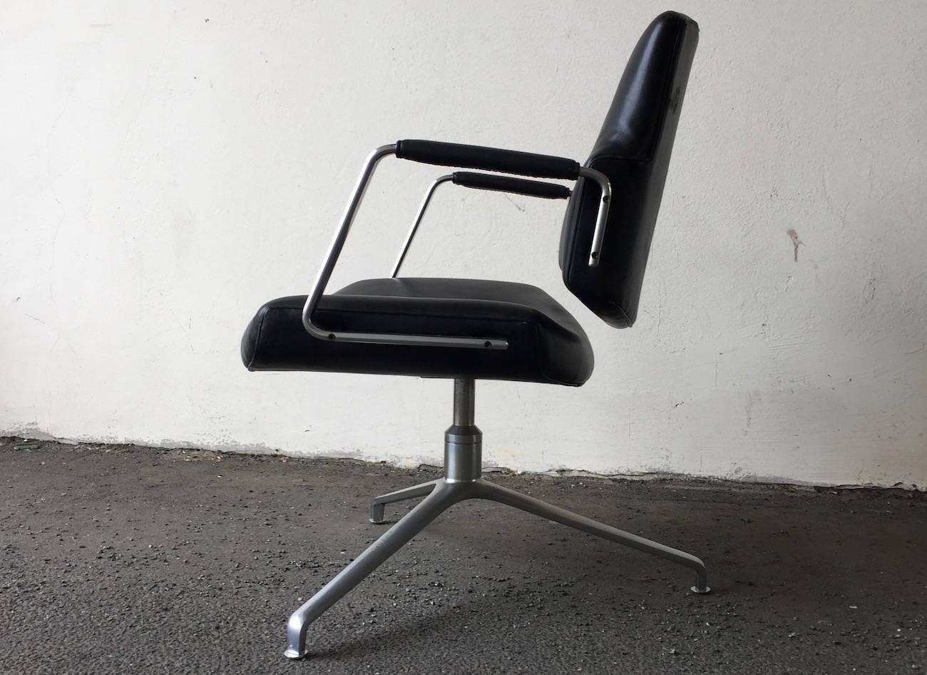 German Rare Fabricius and Kastholm FK84 Lounge Chair For Sale