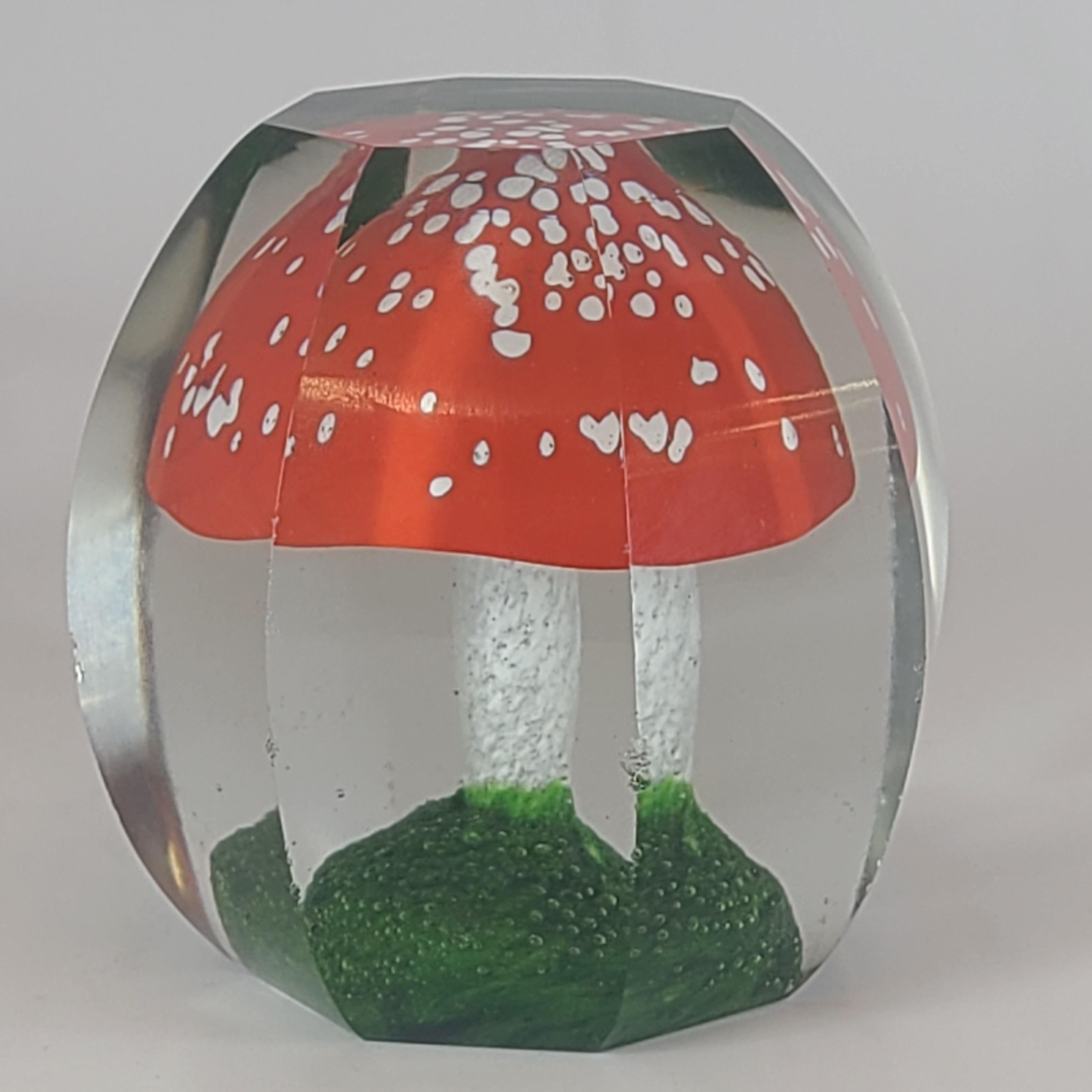 Rare Faceted Bohemian Amanita Muscaria Glass Paperweight For Sale 5