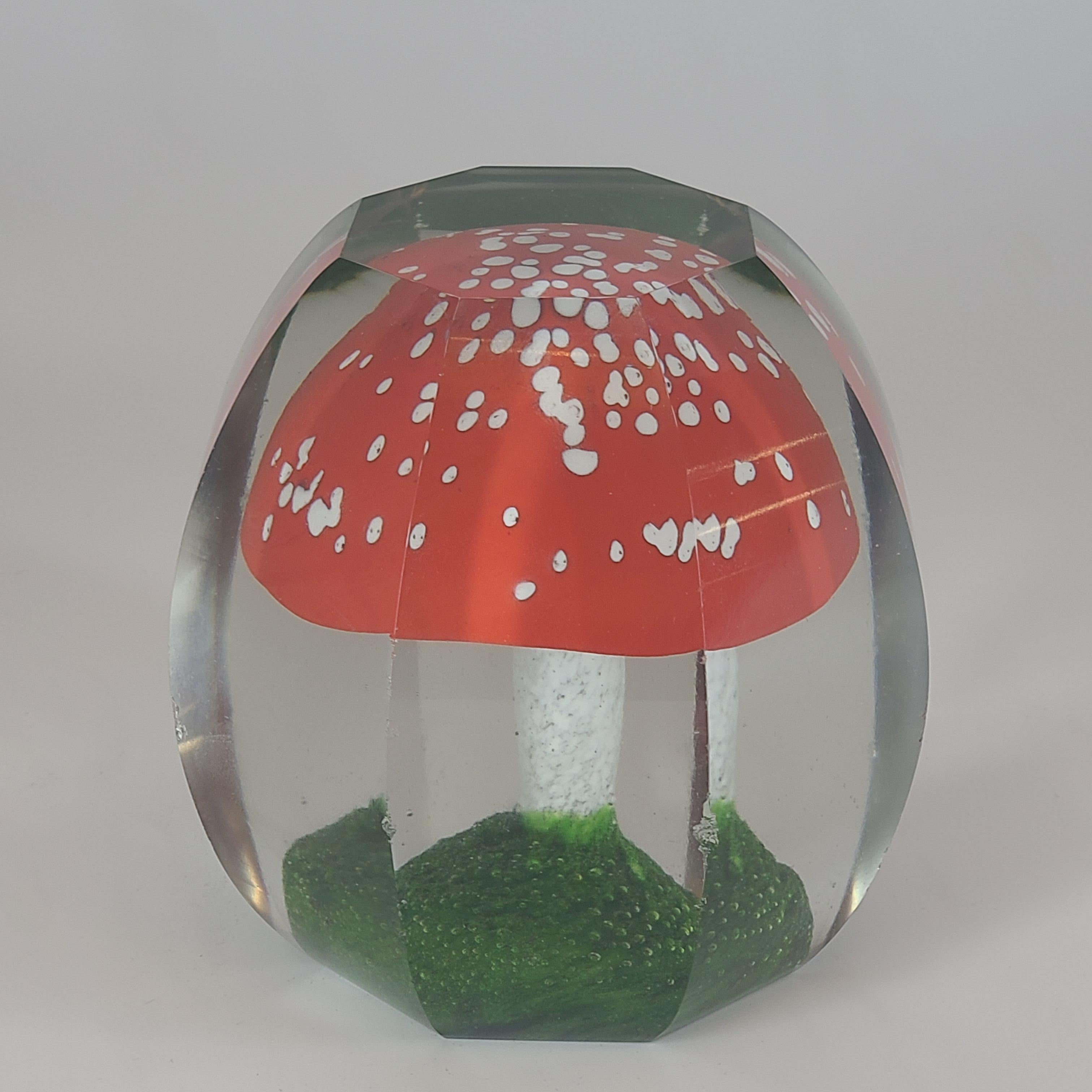 Rare Faceted Bohemian Amanita Muscaria Glass Paperweight For Sale 7