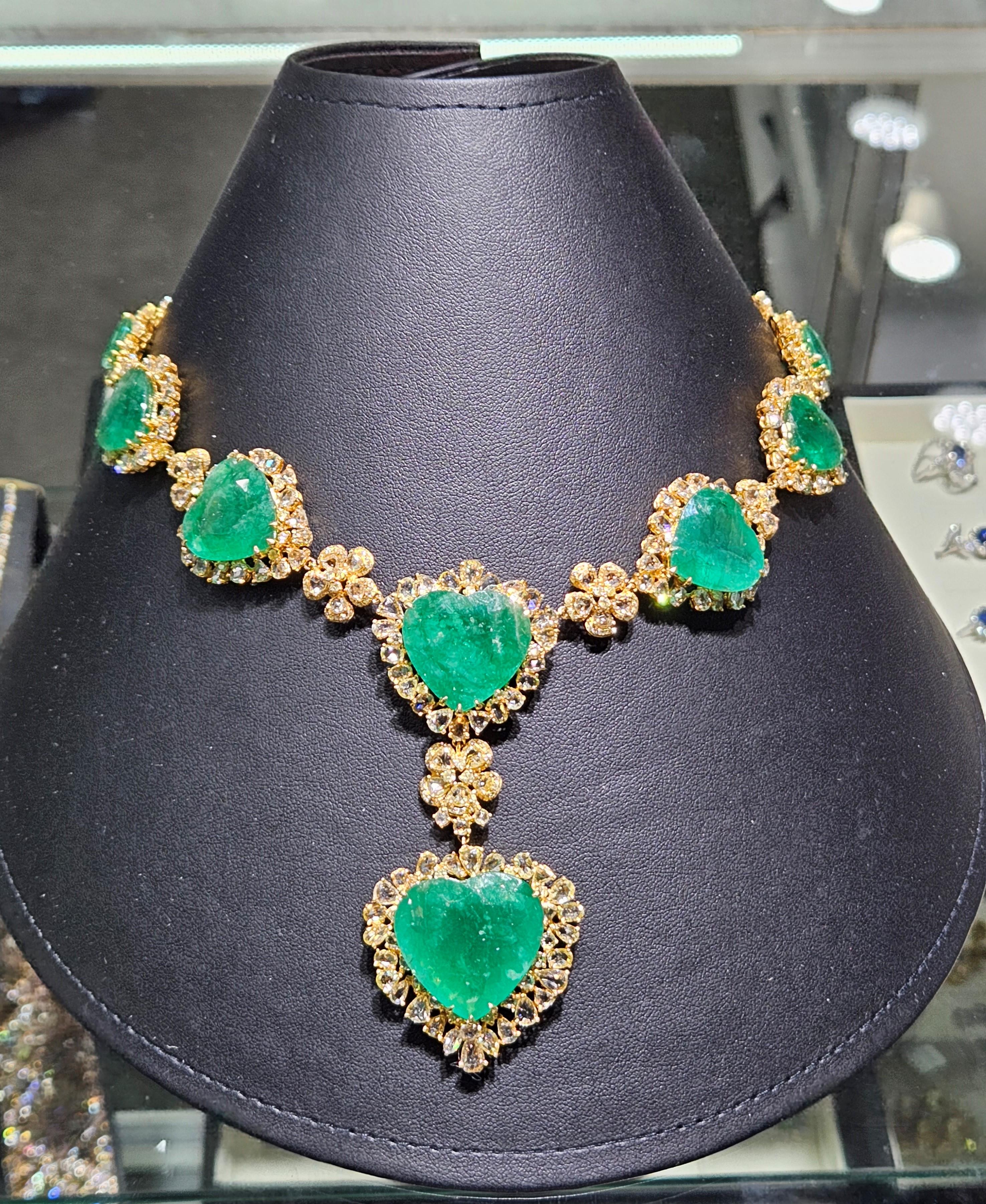 Rare Fancy 18KT Gorgeous 140 Carat Heart Emerald Yellow Diamond Drop Necklace For Sale 1