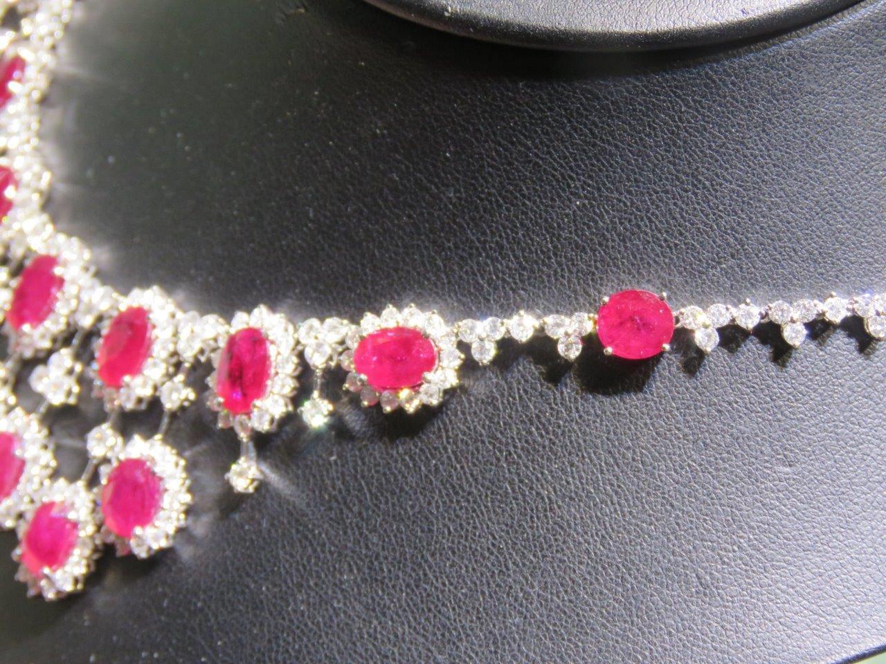 Rara collana di diamanti con rubini scintillanti in oro 18KT da 75 carati In condizioni ottime in vendita a New York, NY