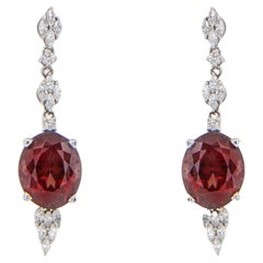 Boucles d'oreilles fantaisie en or blanc 18 carats avec grenats et diamants de 16 carats au total