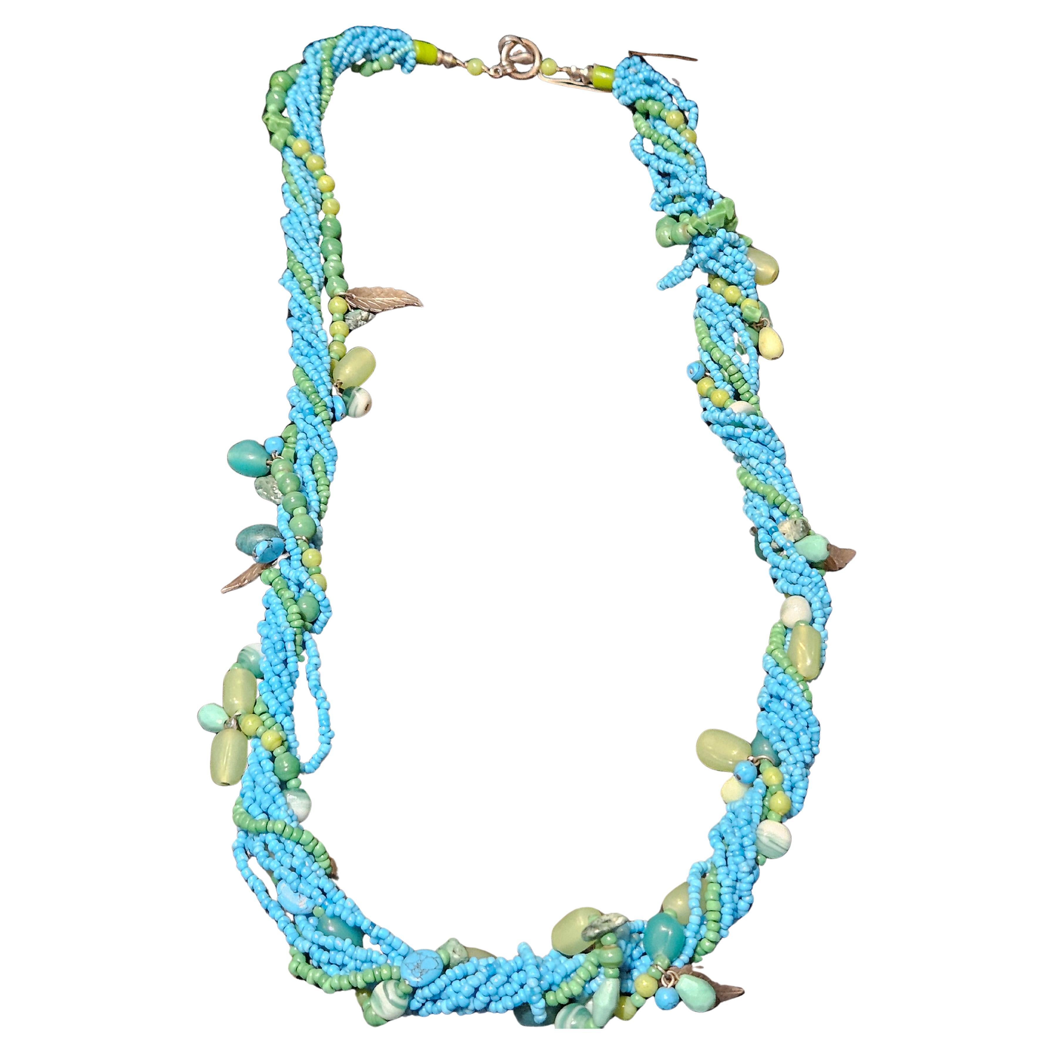 Rara e importante collana di turchesi blu e verdi naturali di proprietà, a più fili in vendita