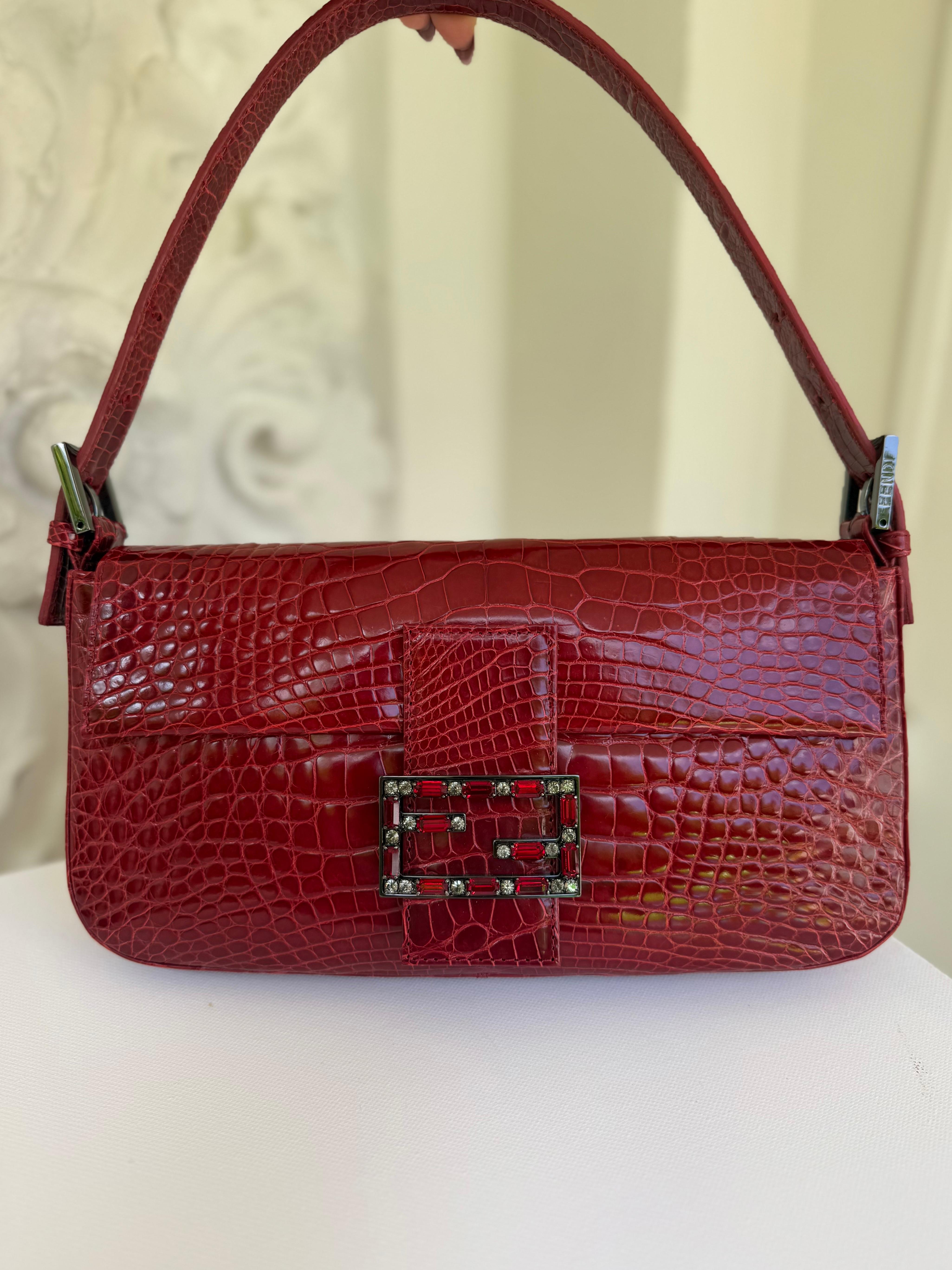 Rare sac baguette vintage iconique en peau de crocodile de Fendi Unisexe en vente