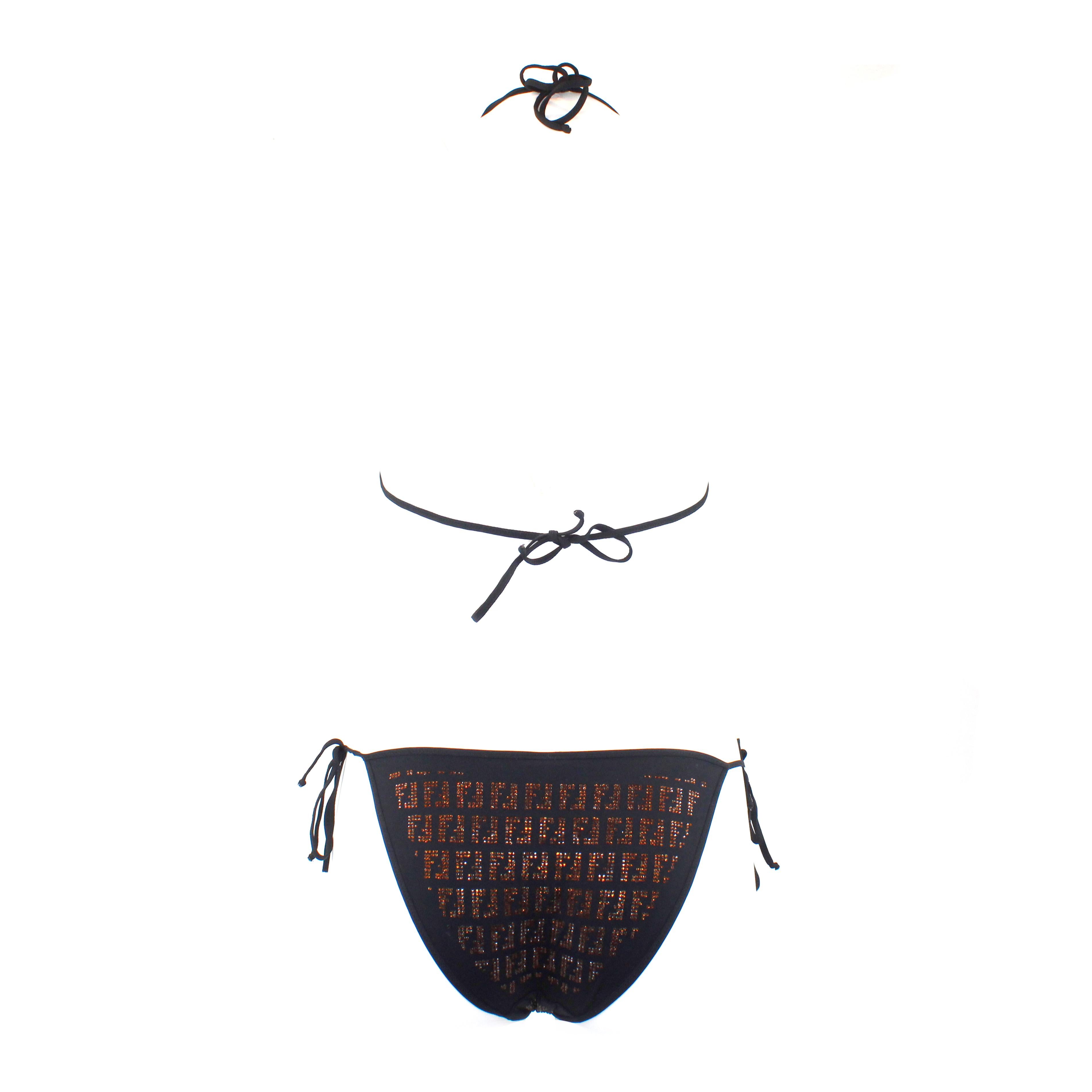 Bikini Fendi orné de cristaux. Taille 42 IT.

Condit : 
Vraiment bien.