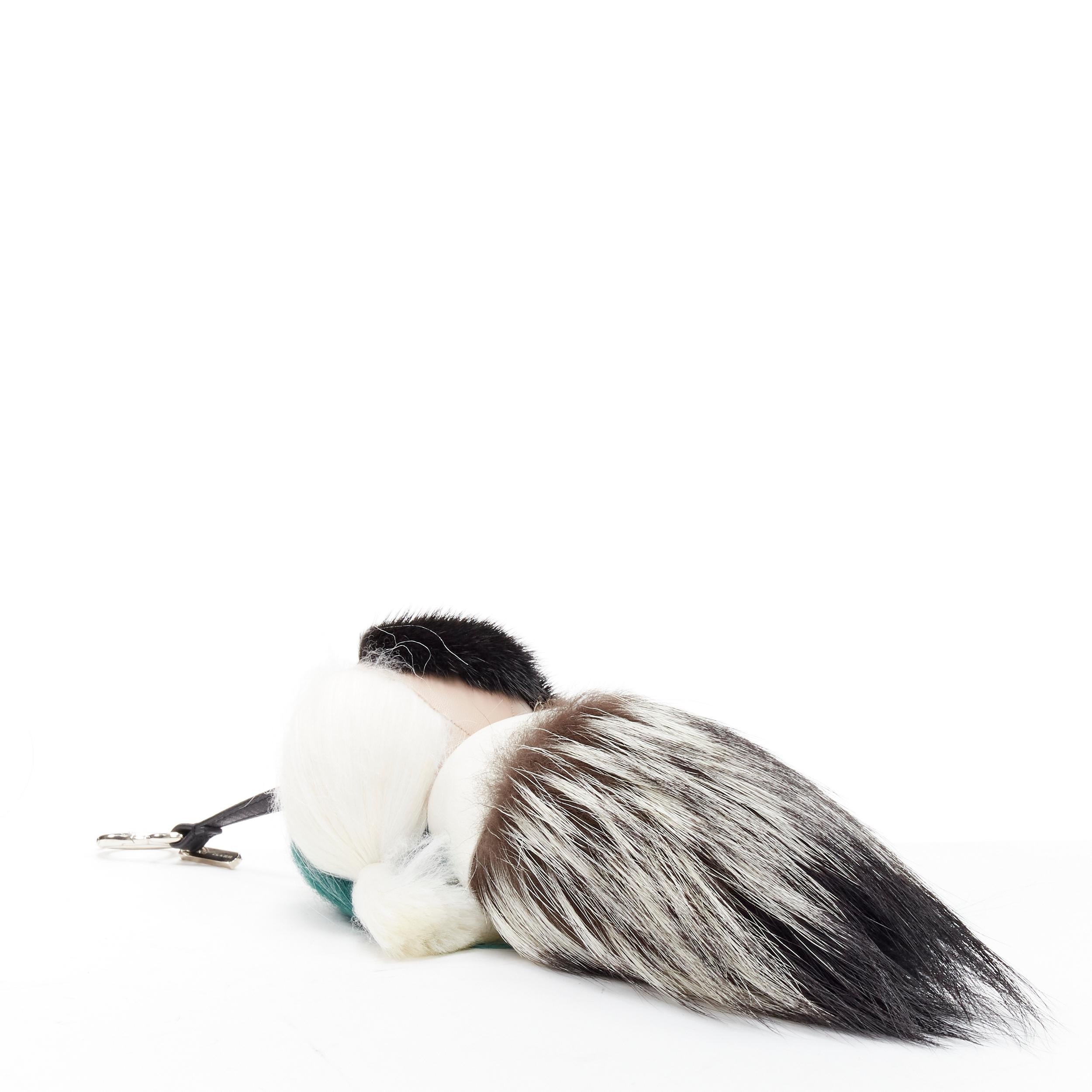 Rare breloque de sac en cuir FENDI Karl Lagerfeld Karlito en fourrure de renard vert et poils de renard en vente 2