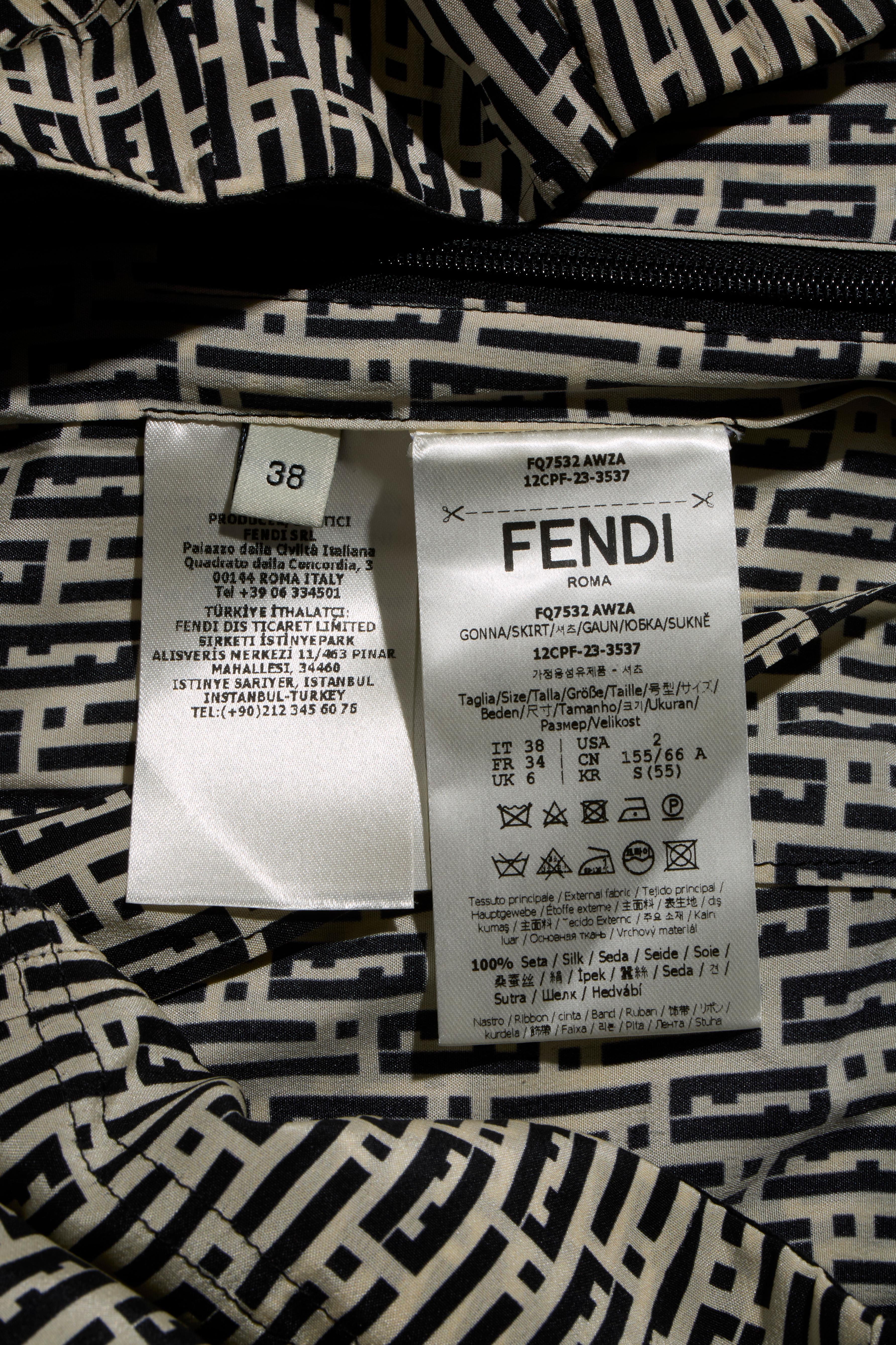Raro set di abiti con gonna a 3 pezzi in lana e seta Monogram di Fendi in vendita 13