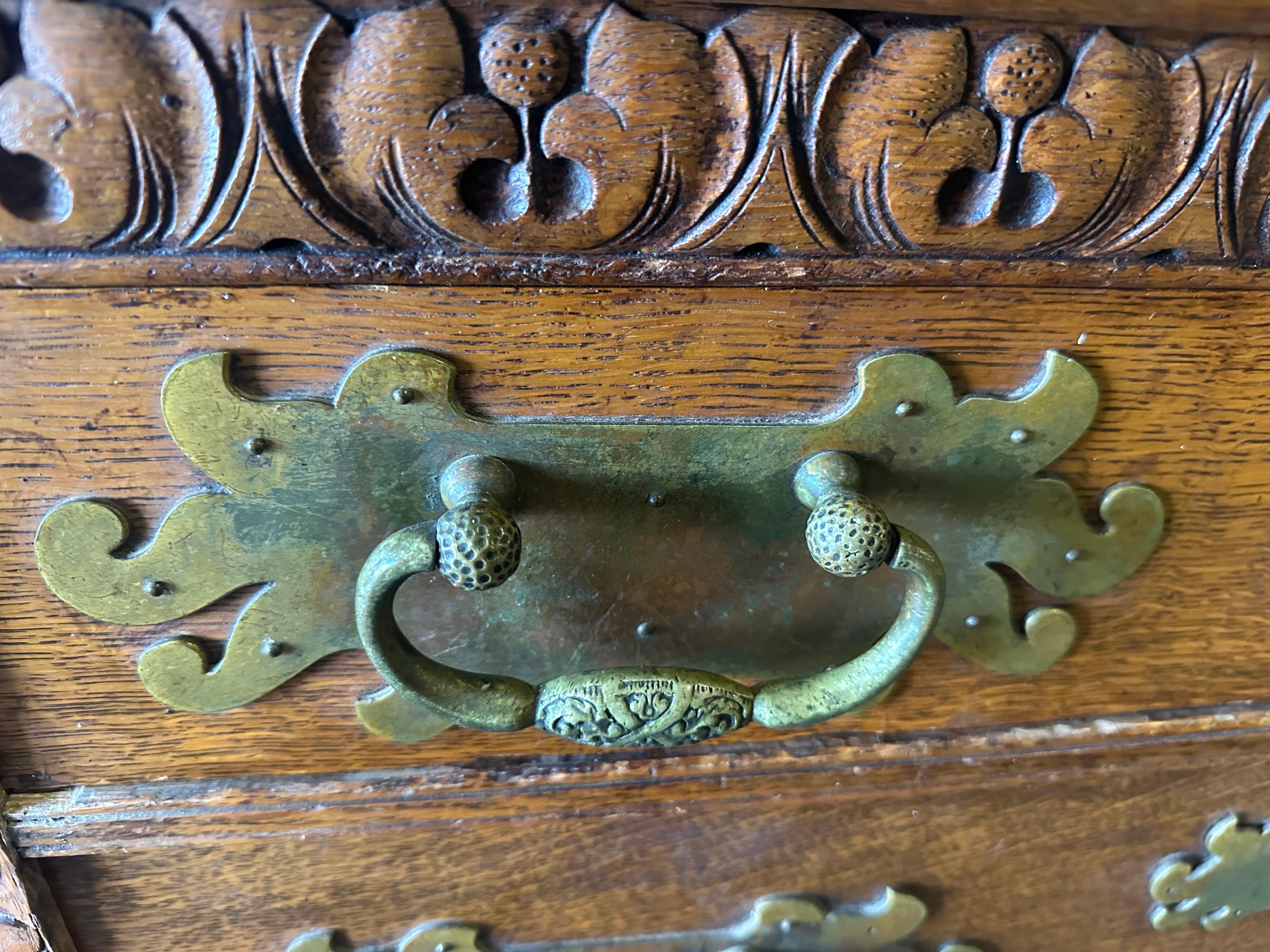 Late 19th Century Rare Figural Quarter Sawn Tiger Oak Victorian Breakfront Backbar Sideboard
