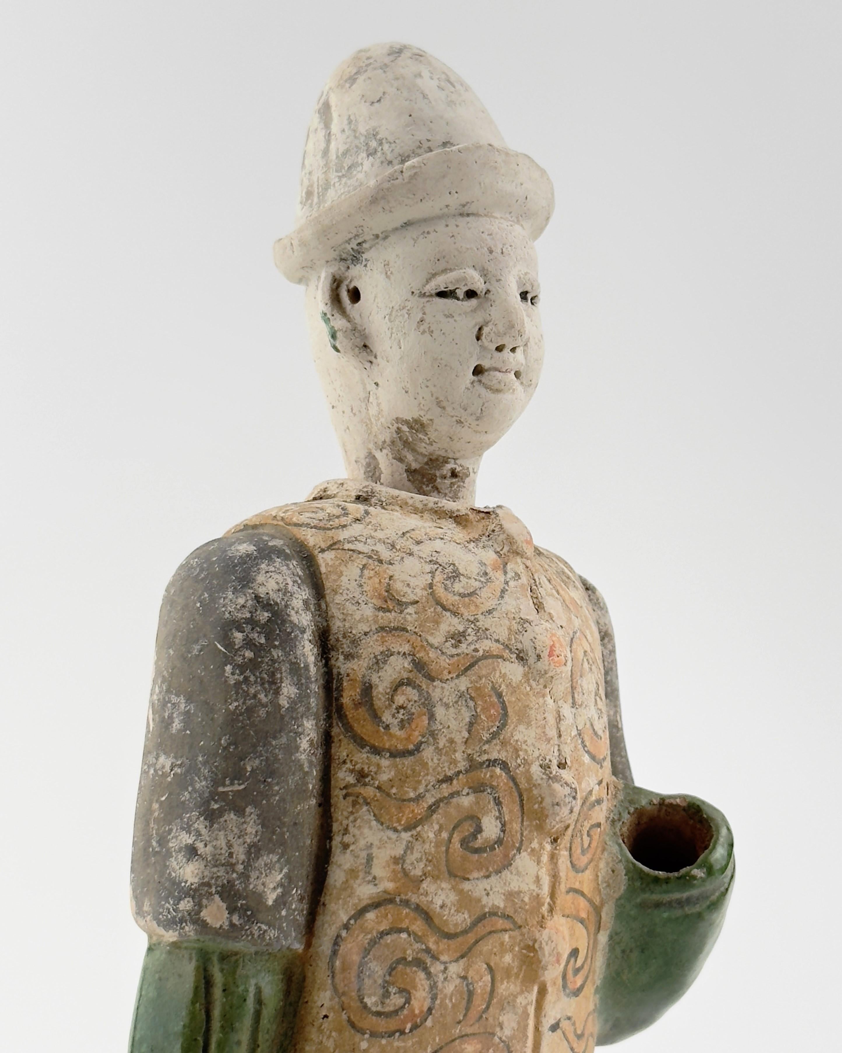 Rare Figure of an Attendant Wearing Swirling Vest, Ming Dynasty(1368-1644) For Sale 1