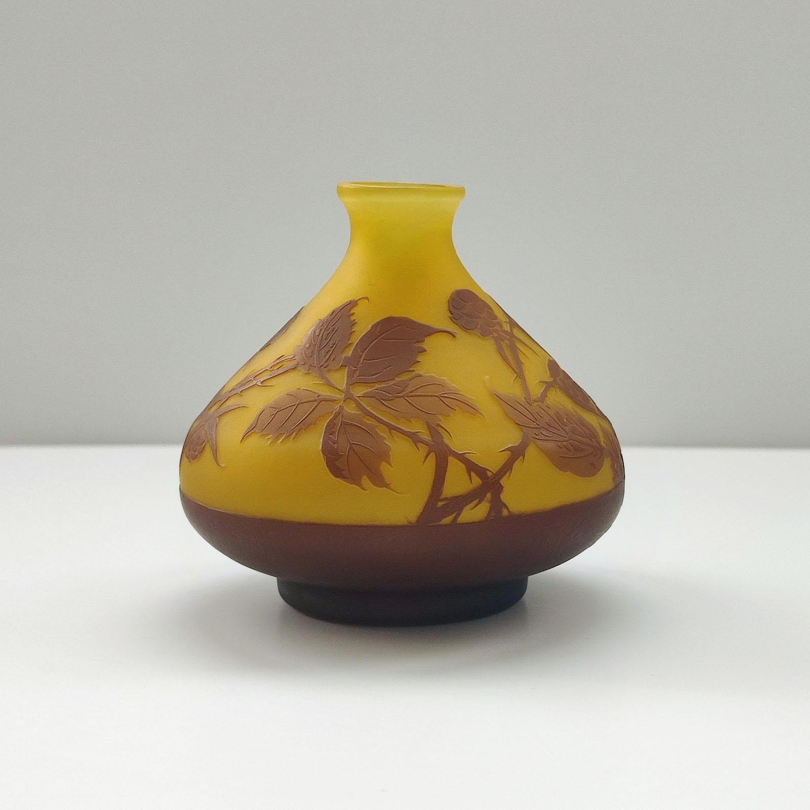 A lovely Art Nouveau vase by Edmond Rigot is a rare find and a must-have for any glass collector.
Inscribed on the wall: E. RiGOT
H: 7.5 cm, Ø 8 cm
From an important private collection.
Highly etched, triangular in section over a stepped, round
