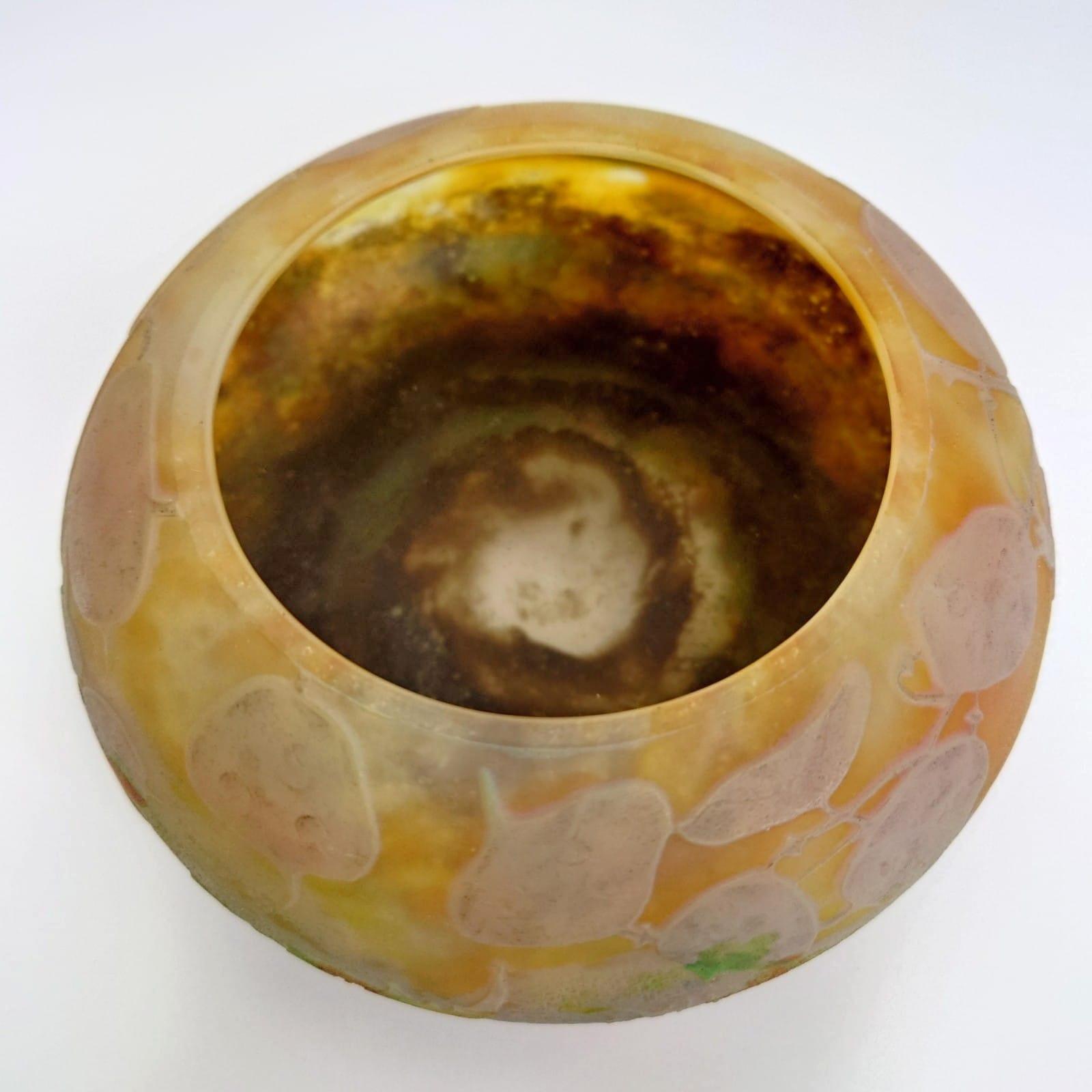Rare Find Art Nouveau Daum Cameo Glass Vitrified Monnaies du Pape Round Coupe For Sale 5