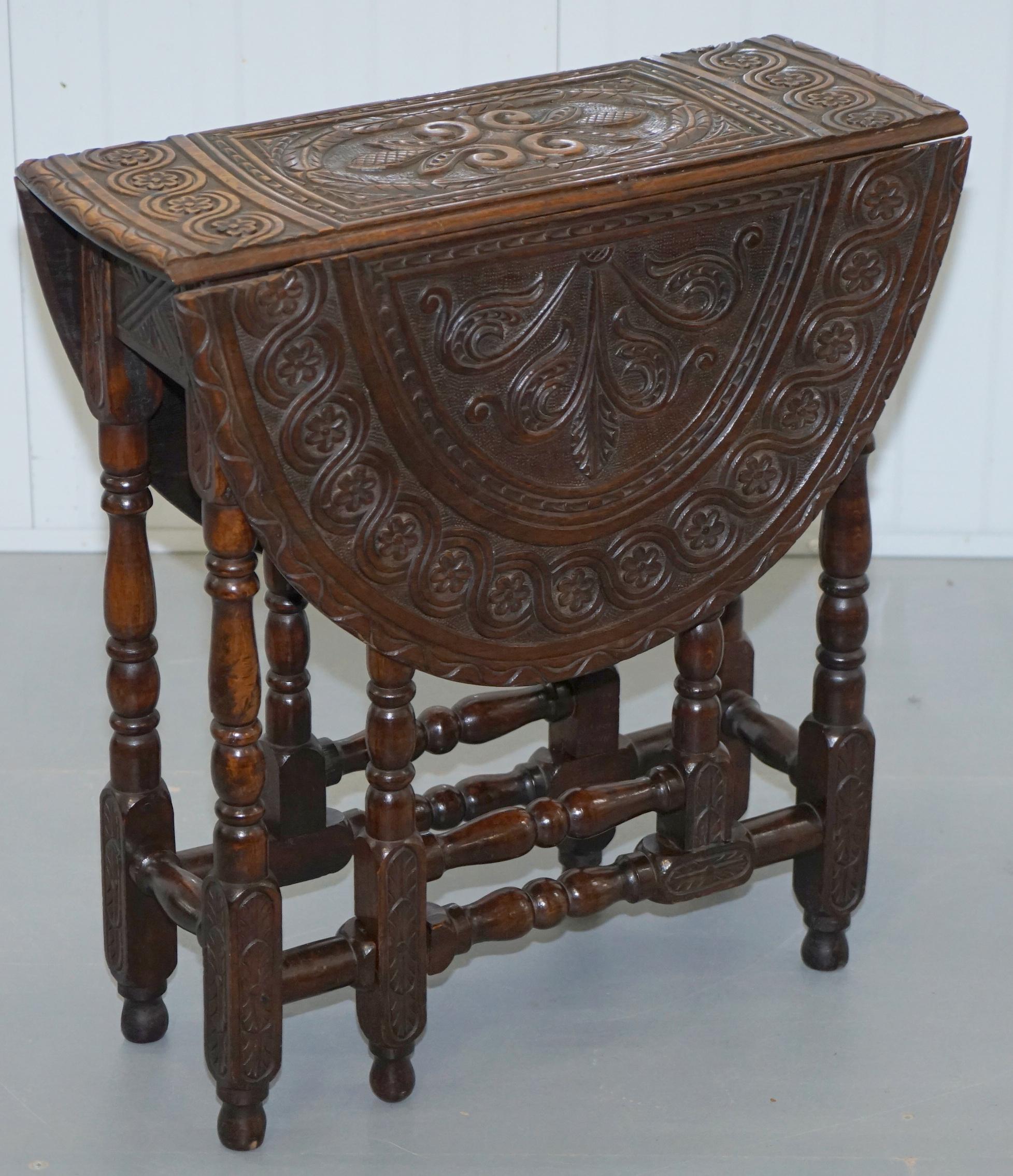 British Rare Find Georgian Hand-Carved Gate Leg Small Occasional Side Table Folding