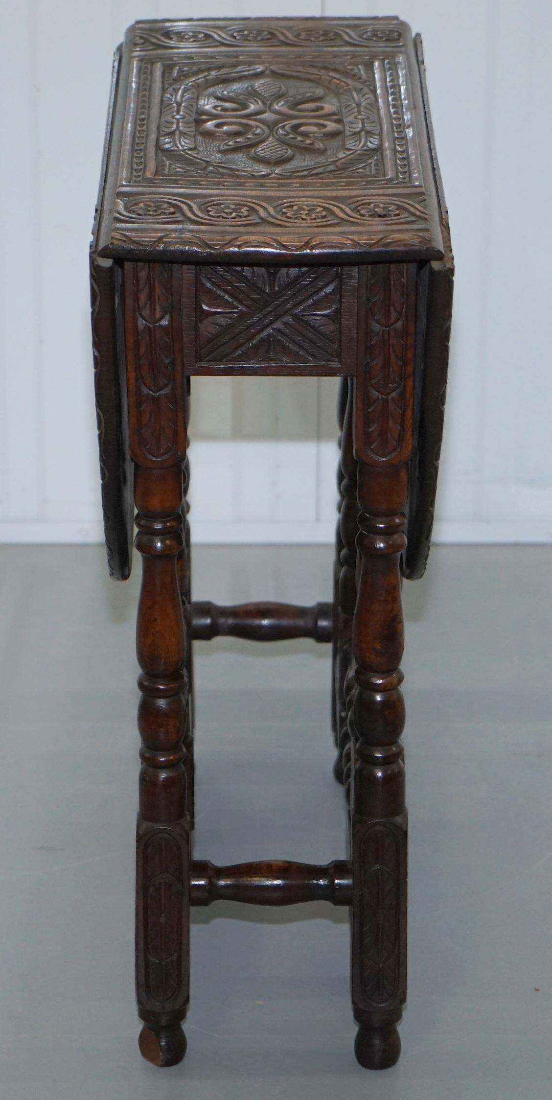 Early 19th Century Rare Find Georgian Hand-Carved Gate Leg Small Occasional Side Table Folding