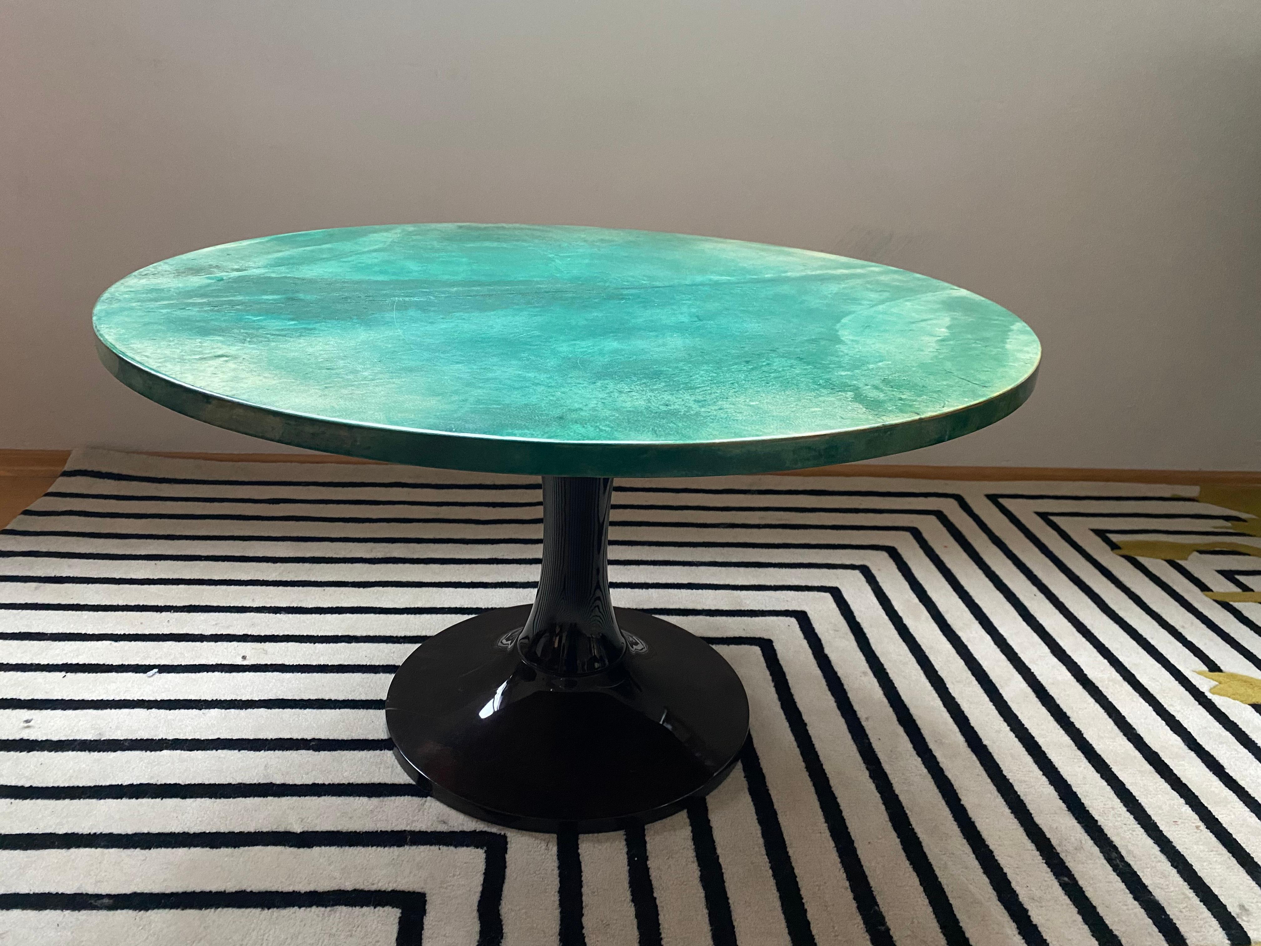 Hollywood Regency Raro da trovare! Tavolo da salotto Greene & Greene Tura con base a tulipano, Italia, anni '50 in vendita