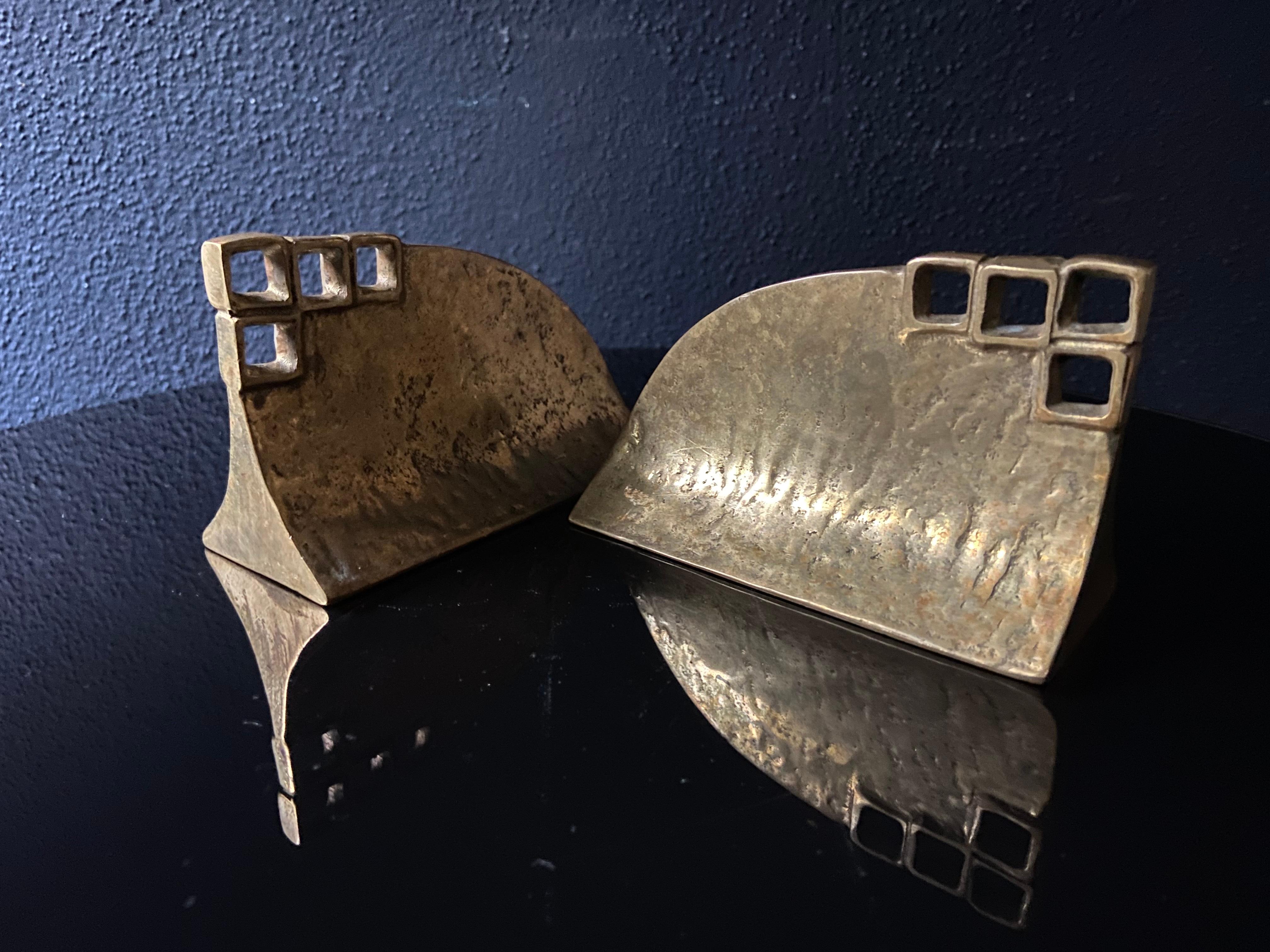 Rare find! Pair of Bronze Bookends / Sculptures by Heinz Goll, Austria 1960s In Good Condition For Sale In Cork, IE