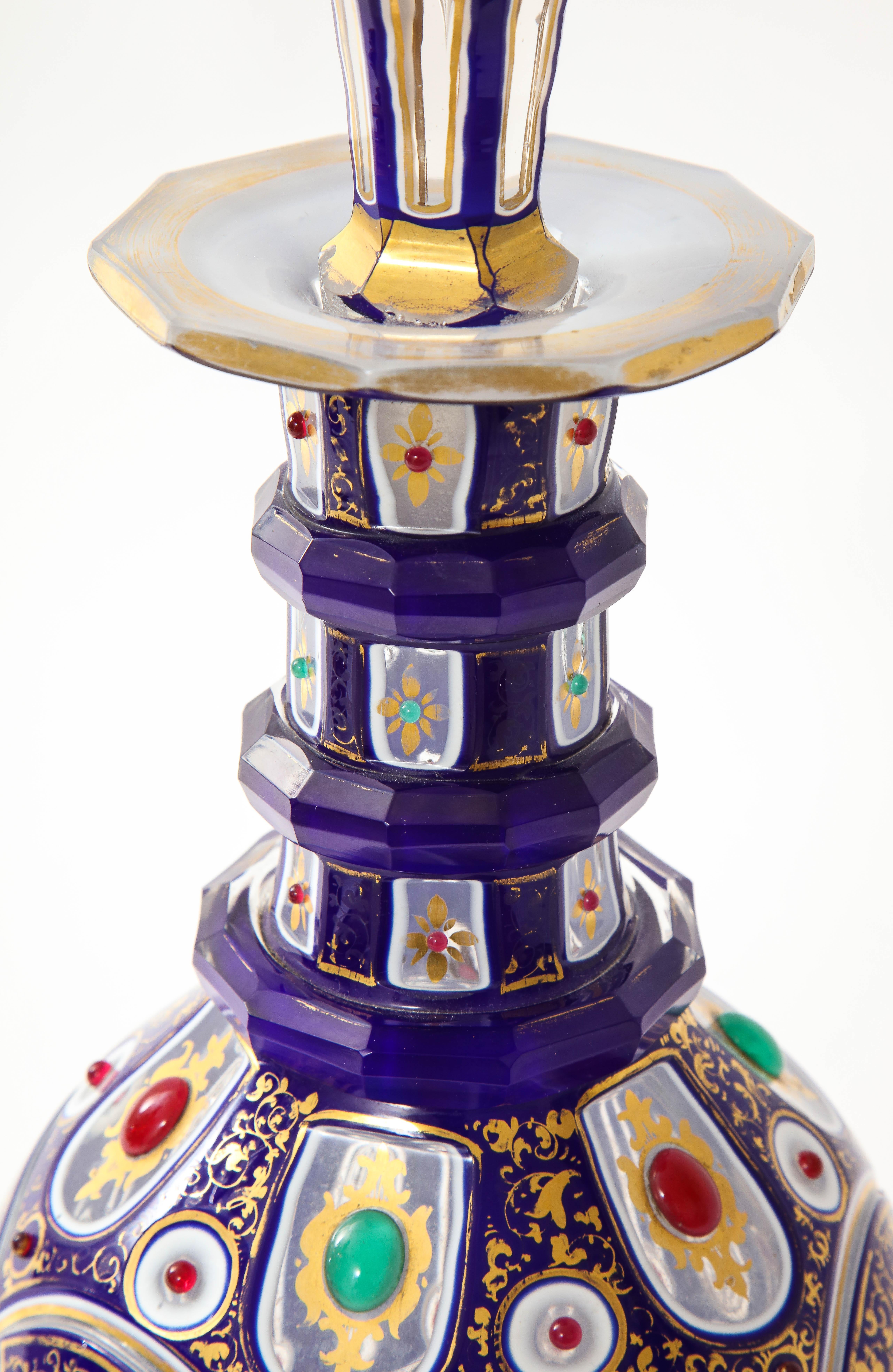 Raro/ottimo decanter di cristallo boemo a tripla sovrapposizione e con coperchio in vendita 5