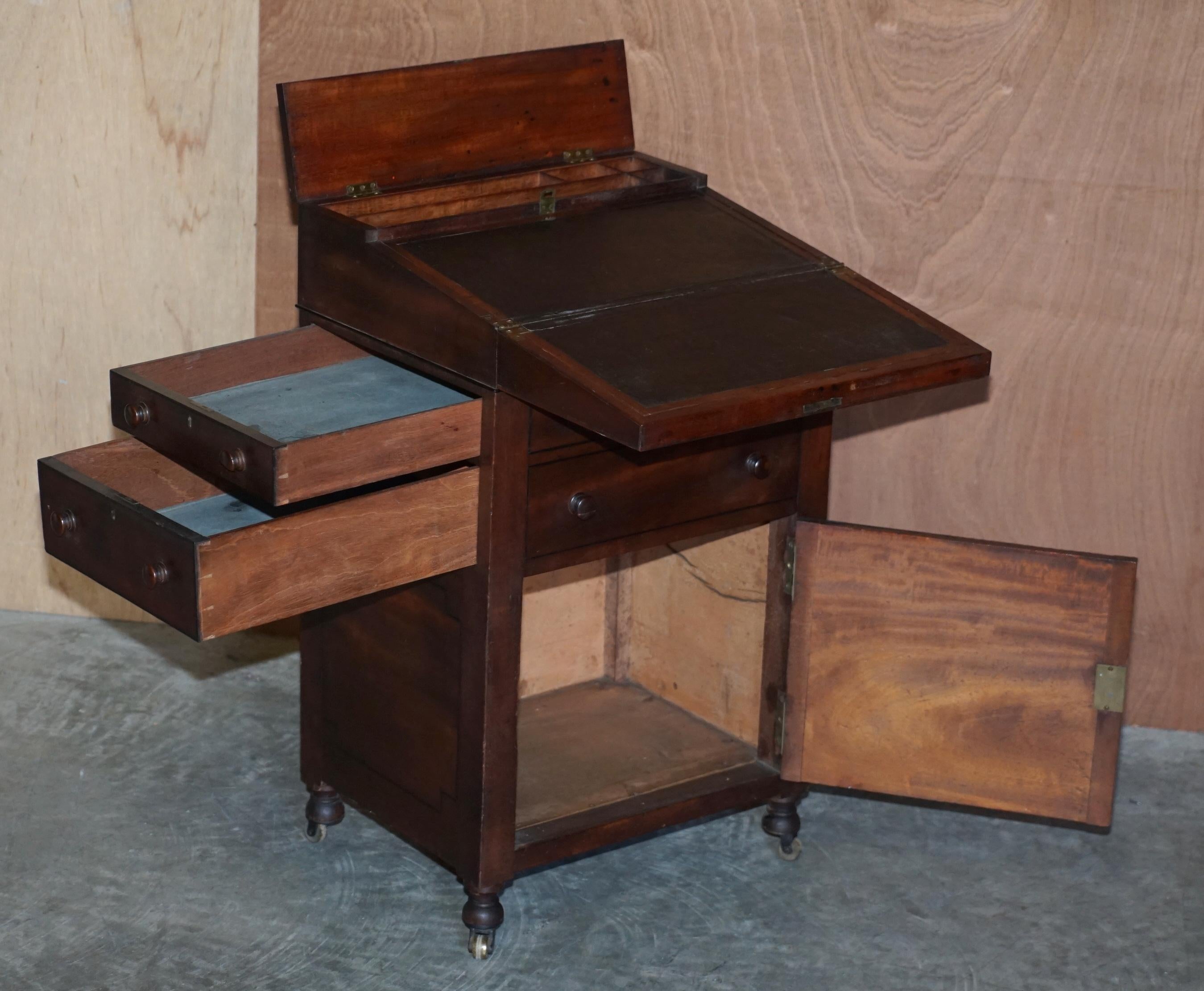 Seltener feiner antiker frühviktorianischer Davenport-Schreibtisch für militärische Kampagnenschreibtisch mit Schnürung im Angebot 7