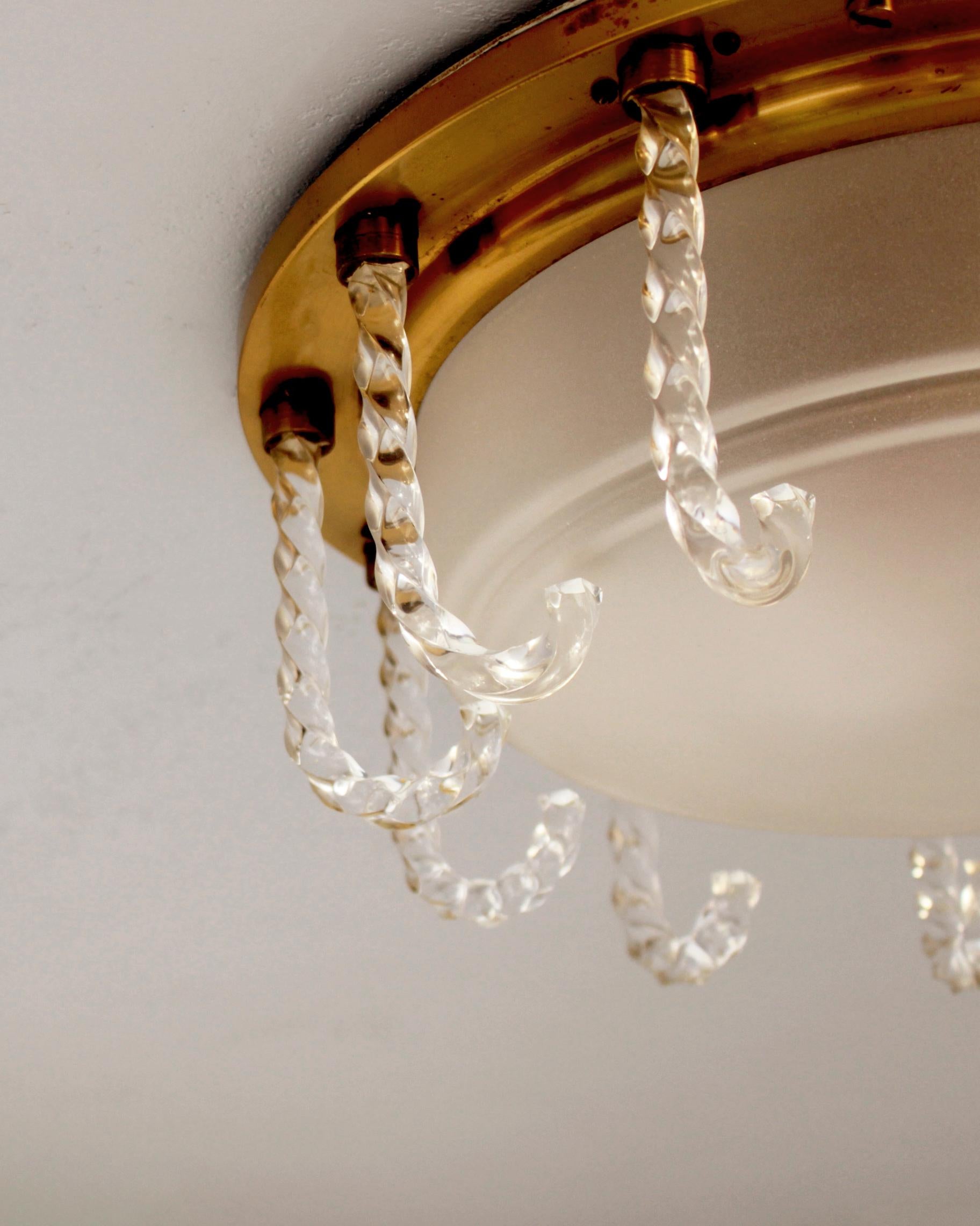 Seltener französischer Flush Mount aus Glas und Messing aus den 1950er Jahren von Leleu (Mitte des 20. Jahrhunderts) im Angebot
