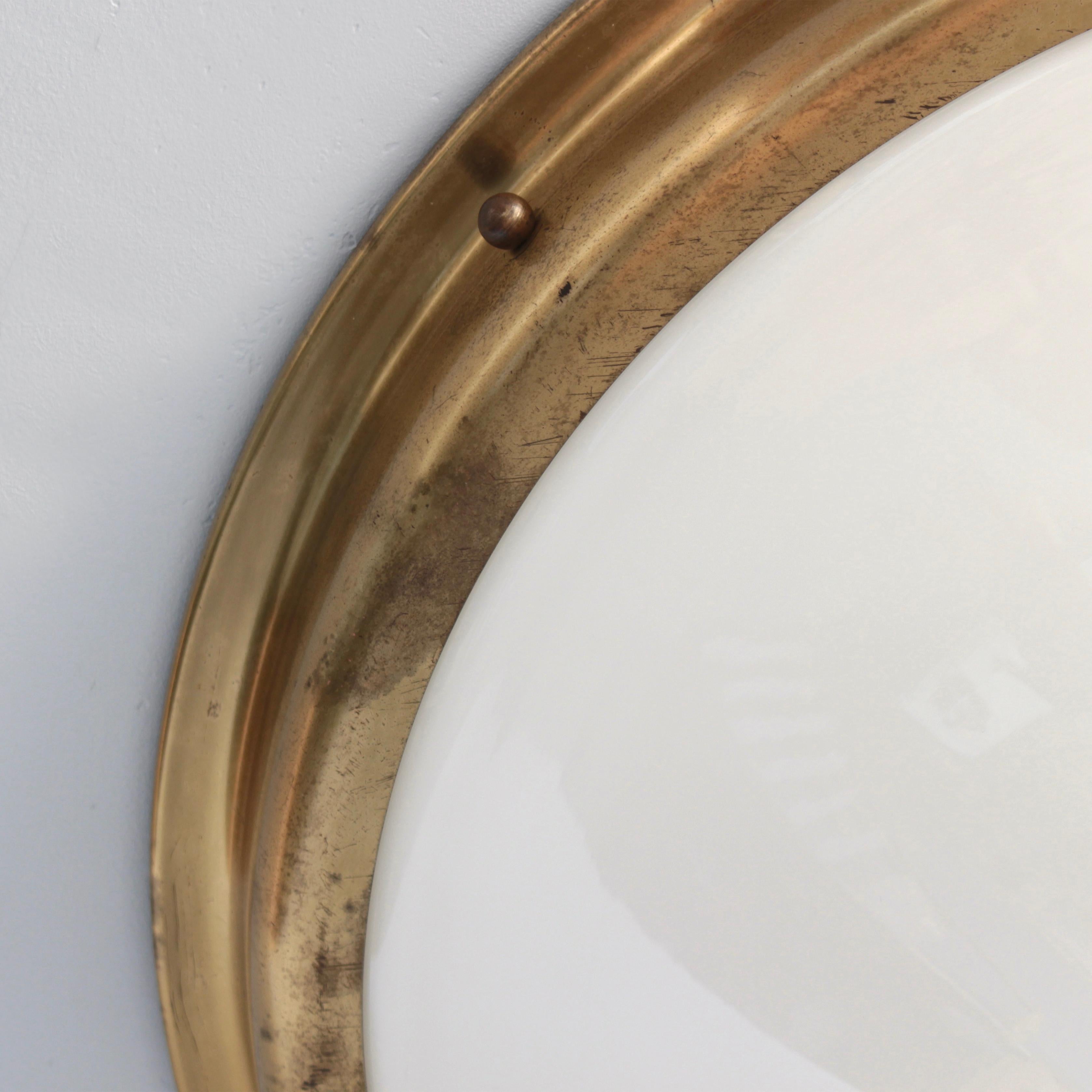 Rare support encastré Art Déco français en verre et laiton de Jean Perzel en vente 4