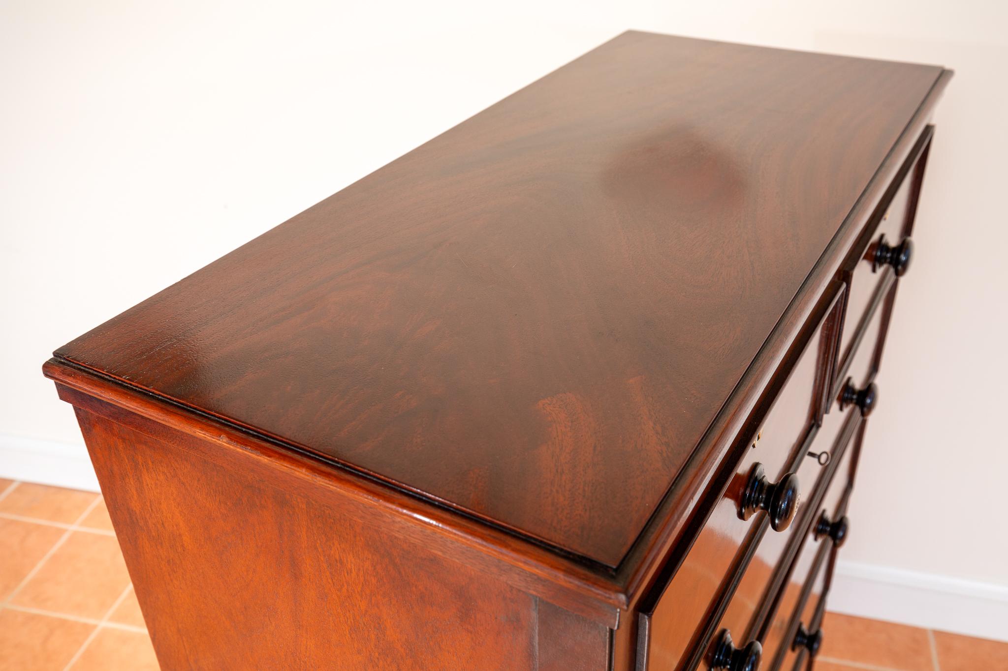 Rare Fine Tall Chest Of Drawers Flame Mahogany 19th Century Victorian 7 Drawers For Sale 11