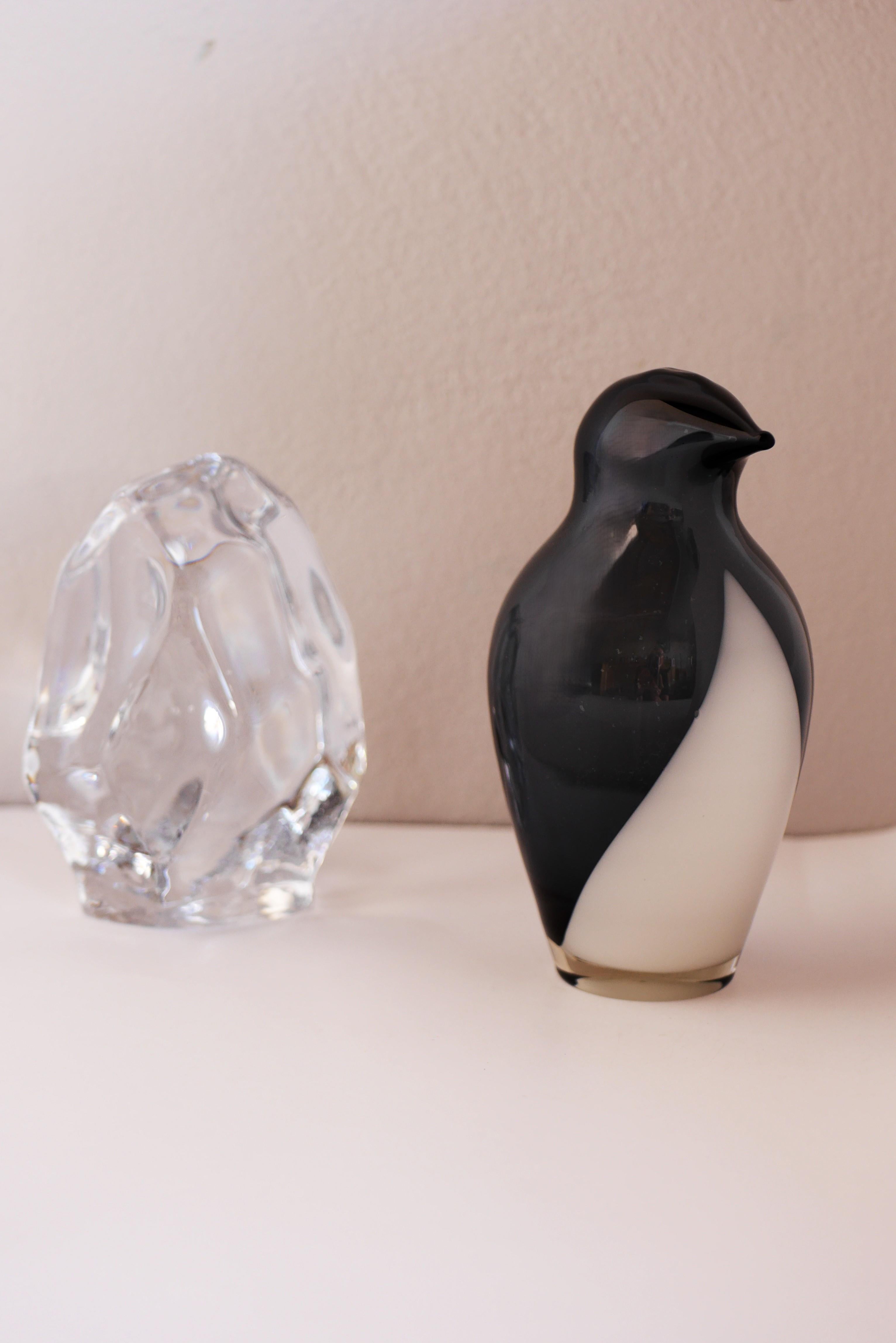 Milieu du XXe siècle Rare objet en verre d'art finlandais. Sakari Pykälä penguin pour Riihimäen lasi en vente
